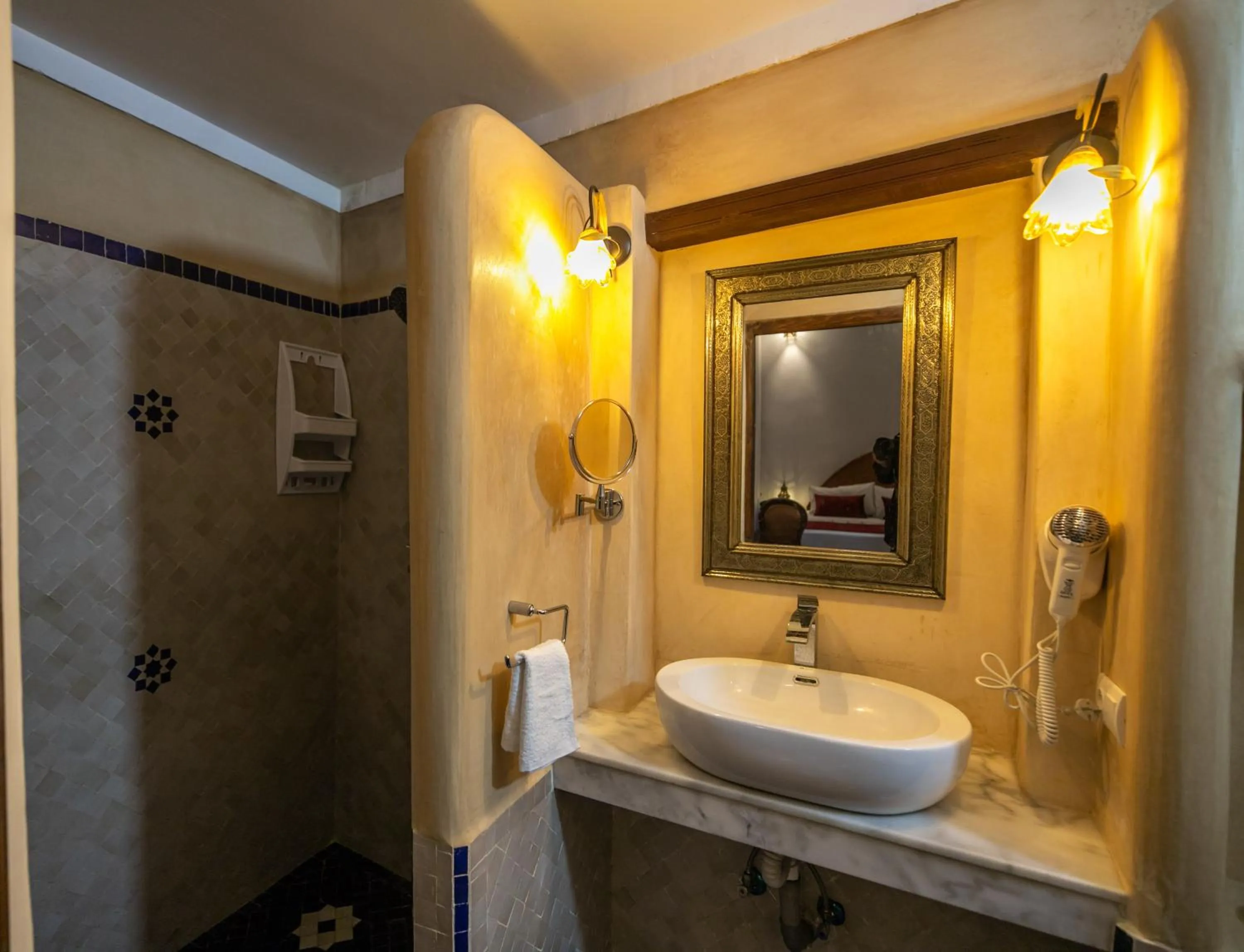 Shower in Riad Jamal