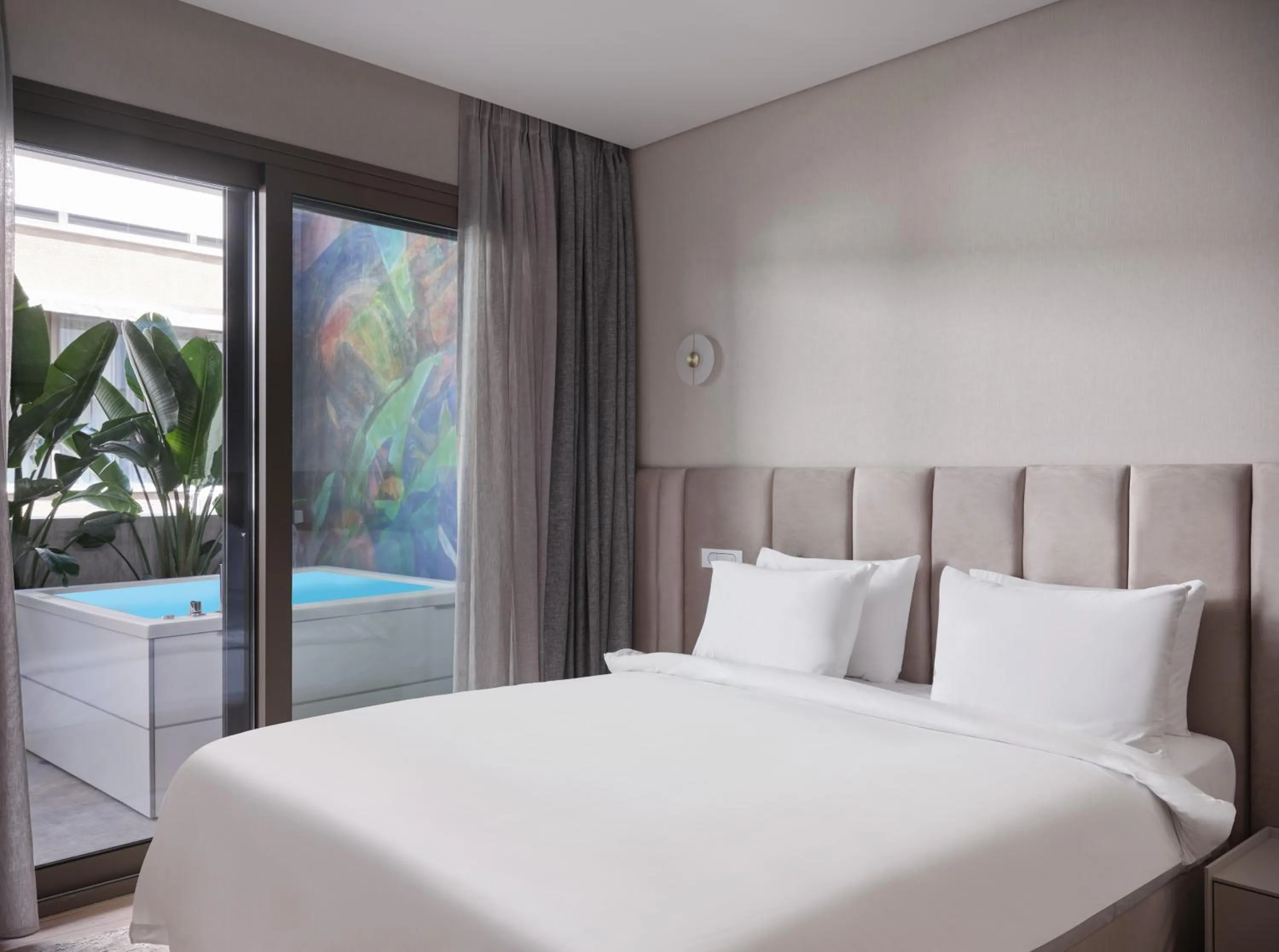 Bed in Nur Outline Aparthotel