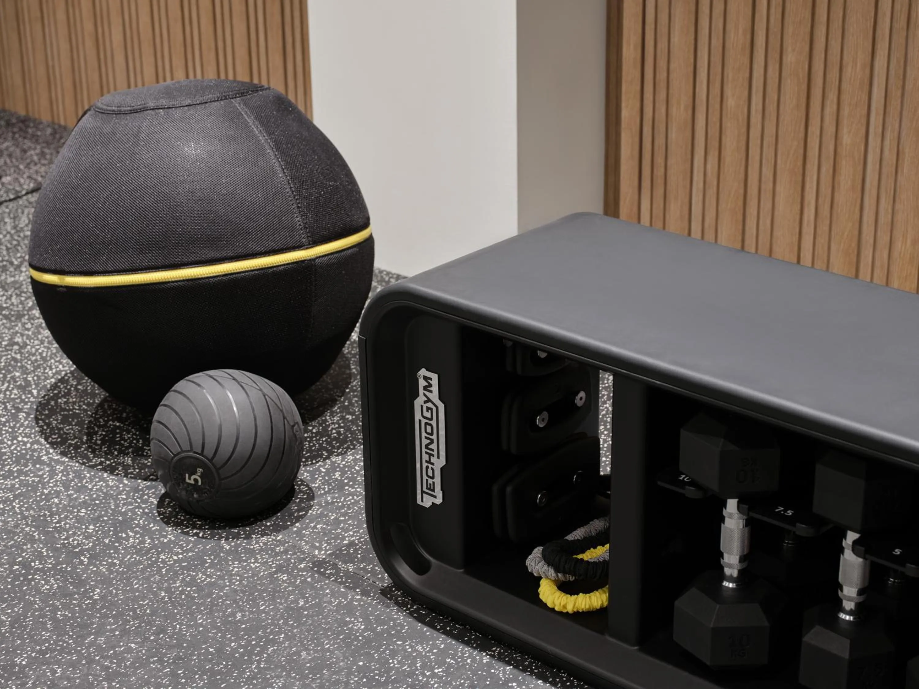 Fishing in Nur Outline Aparthotel