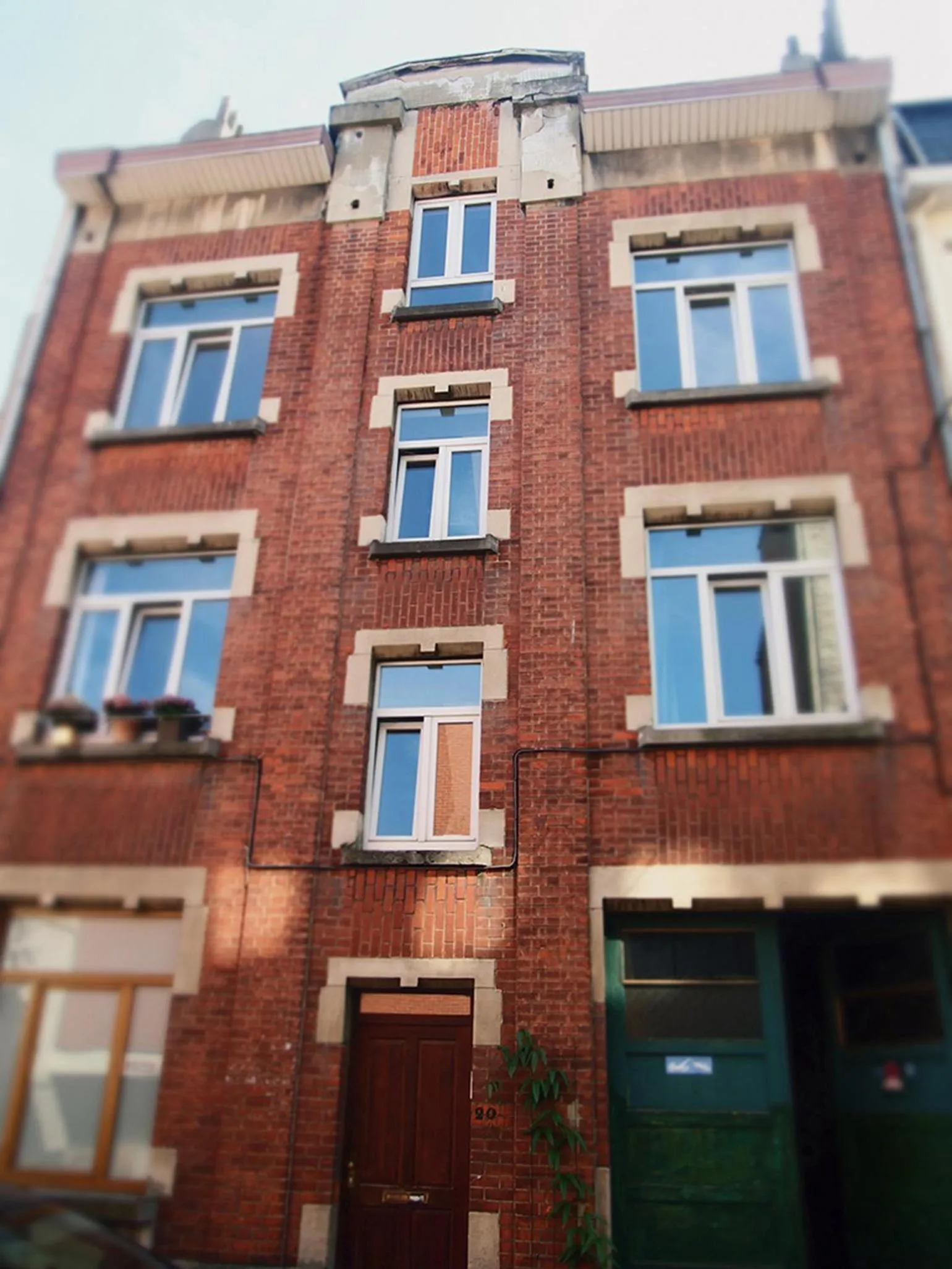 Facade/entrance in B'Kanal