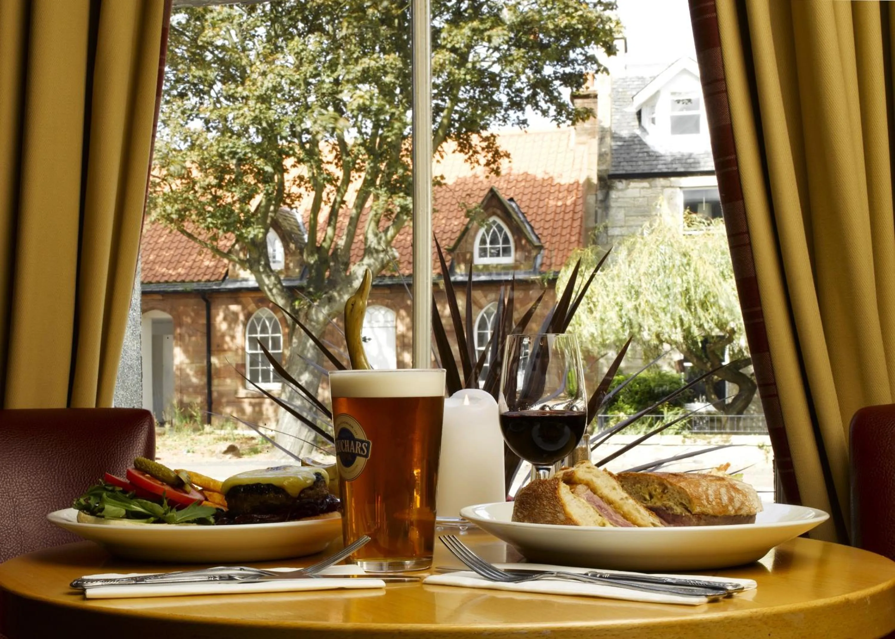 Restaurant/places to eat in Duck's Inn