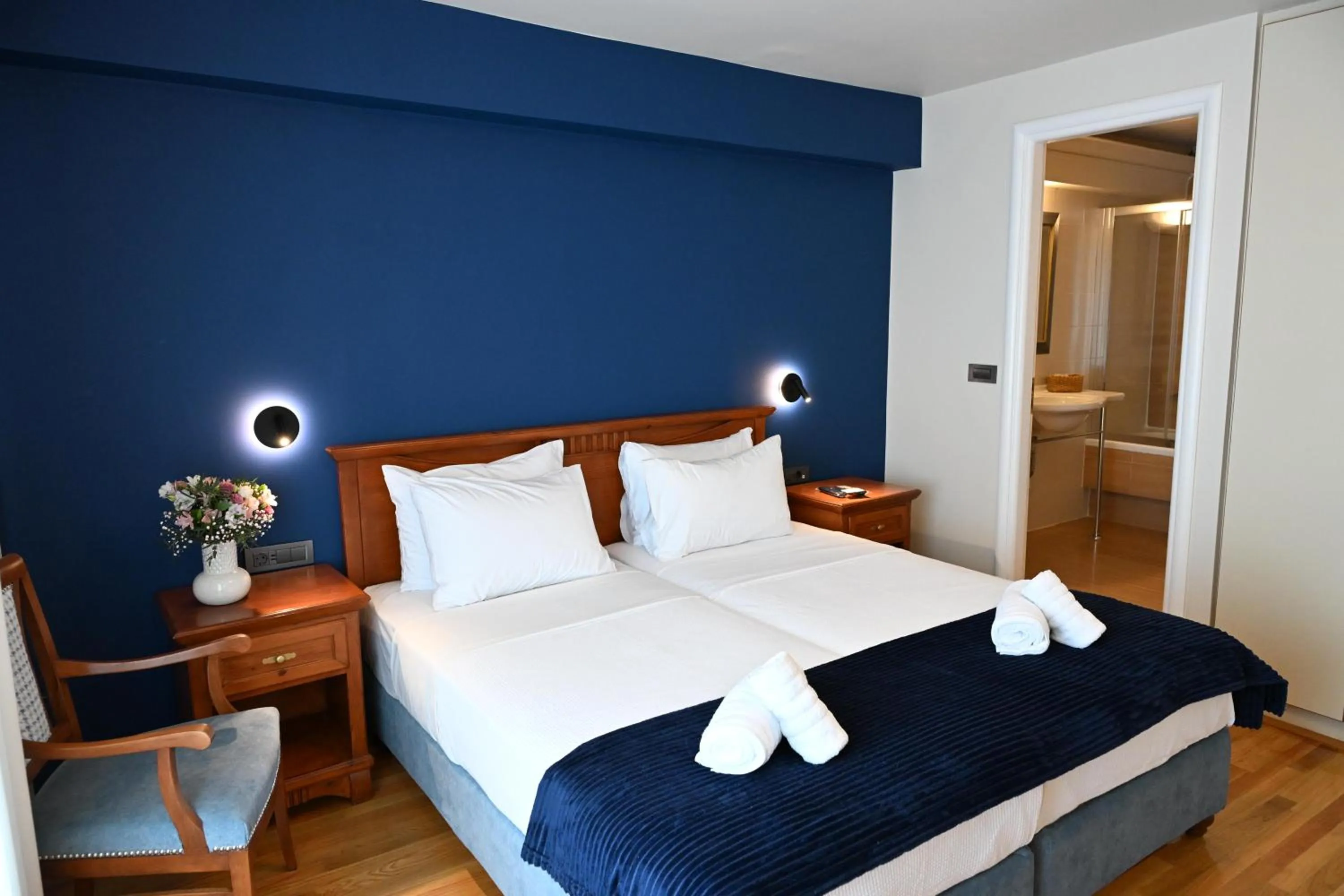 Photo of the whole room, Bed in Porto Nafplio