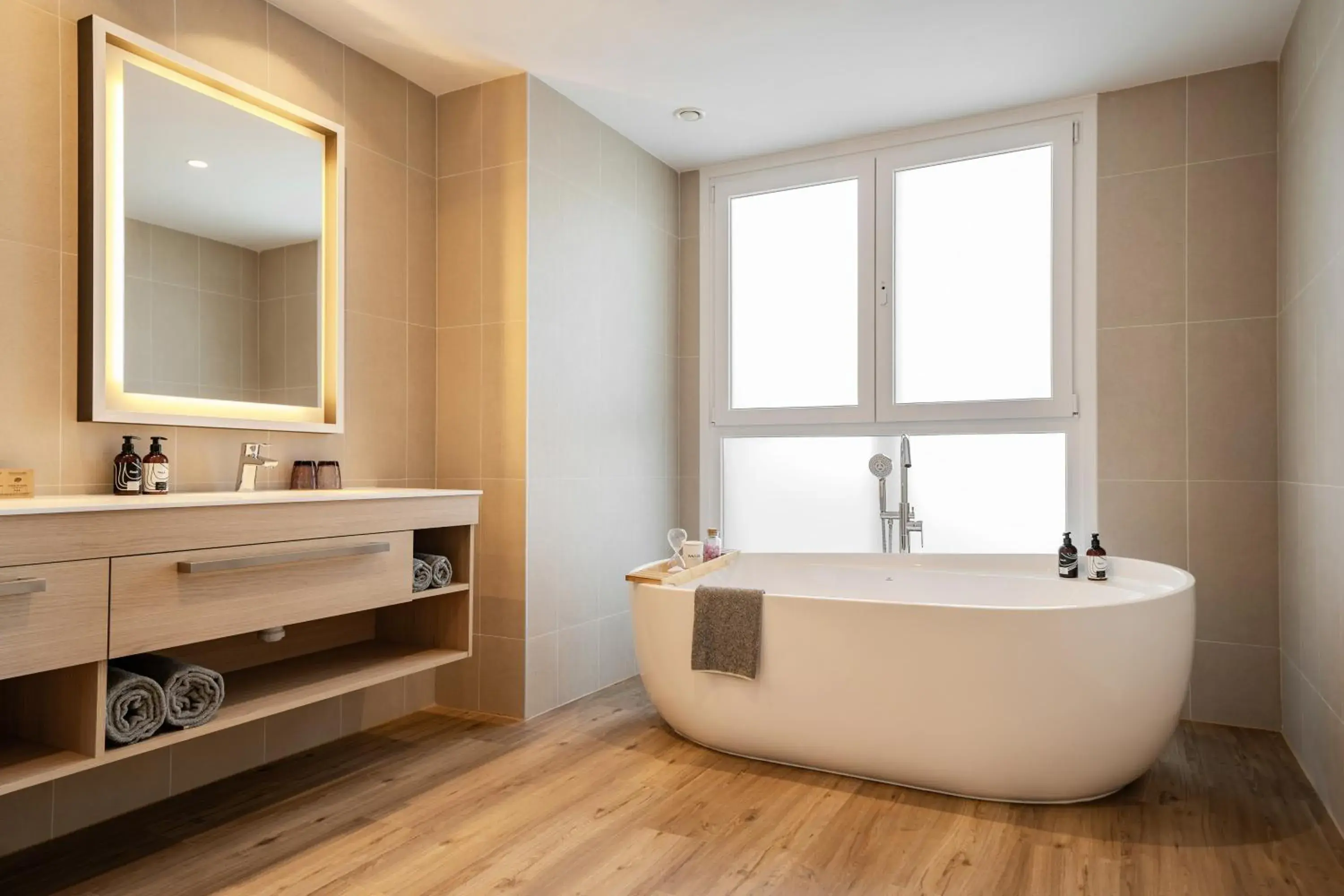 The Madrid Condo in INNSiDE by Meliá Madrid Valdebebas The Madrid Condo in INNSiDE by Meliá Madrid Valdebebas