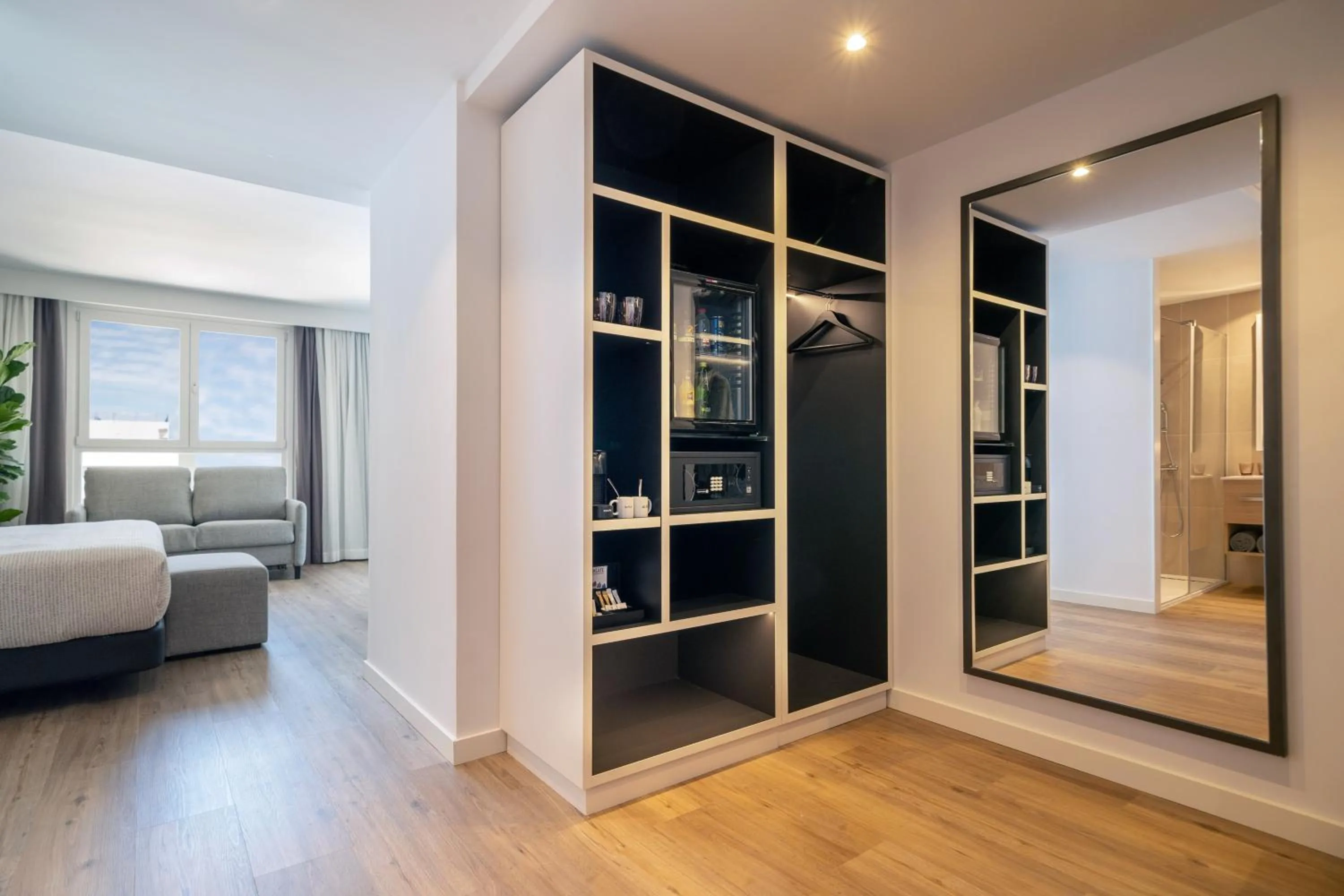 Living room, Bed in INNSiDE by Meliá Madrid Valdebebas