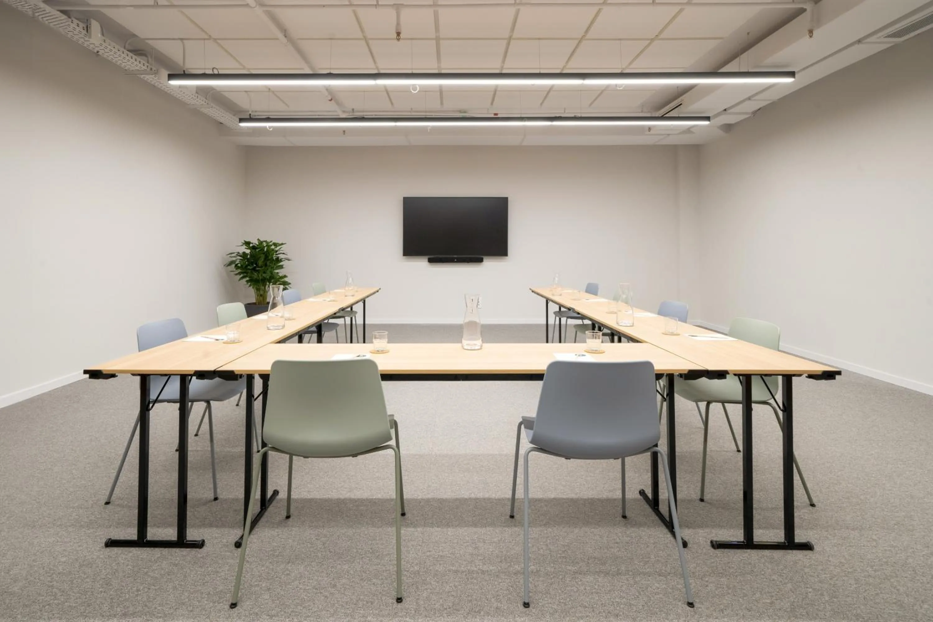 Meeting/conference room in INNSiDE by Meliá Madrid Valdebebas