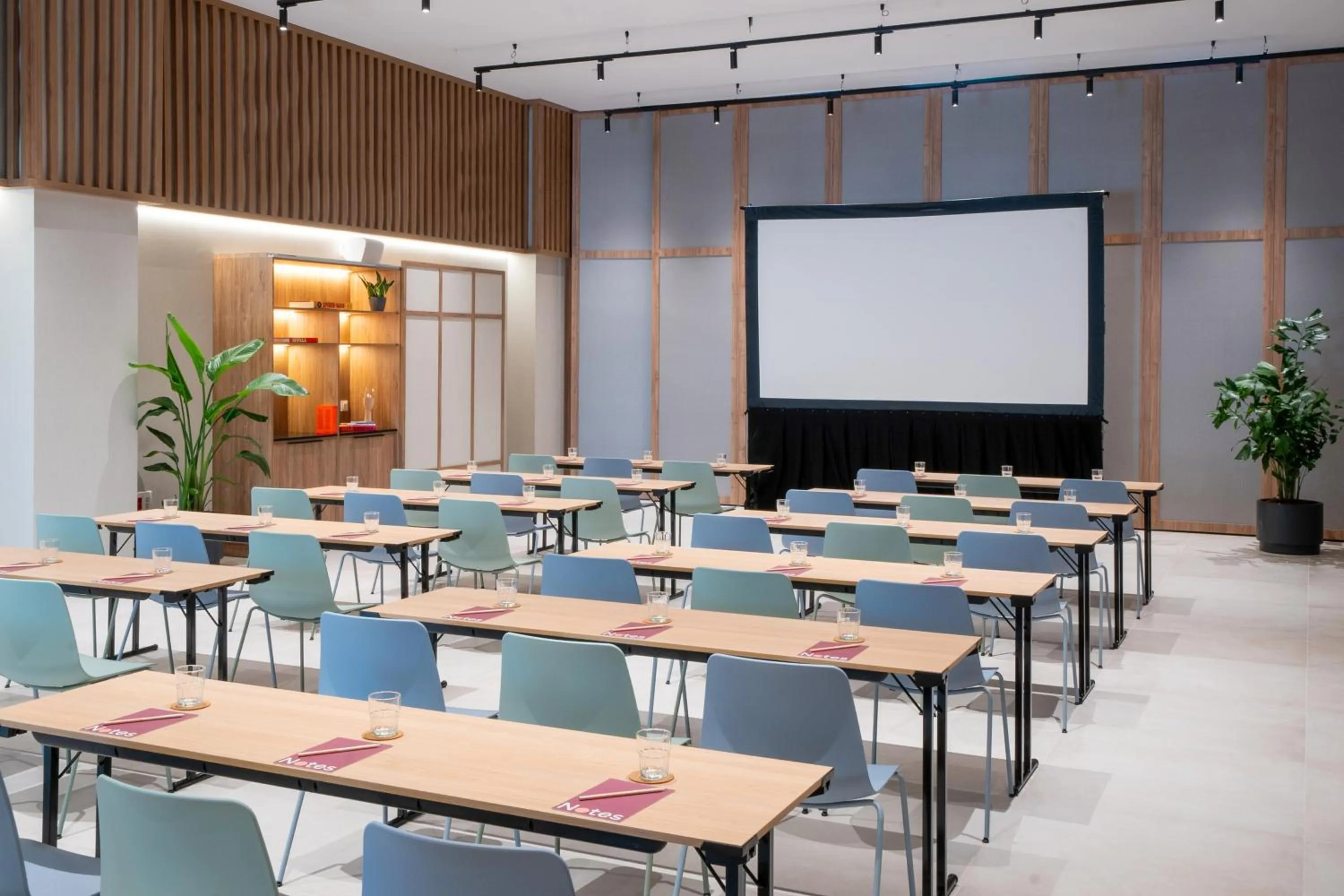 Meeting/conference room in INNSiDE by Meliá Madrid Valdebebas