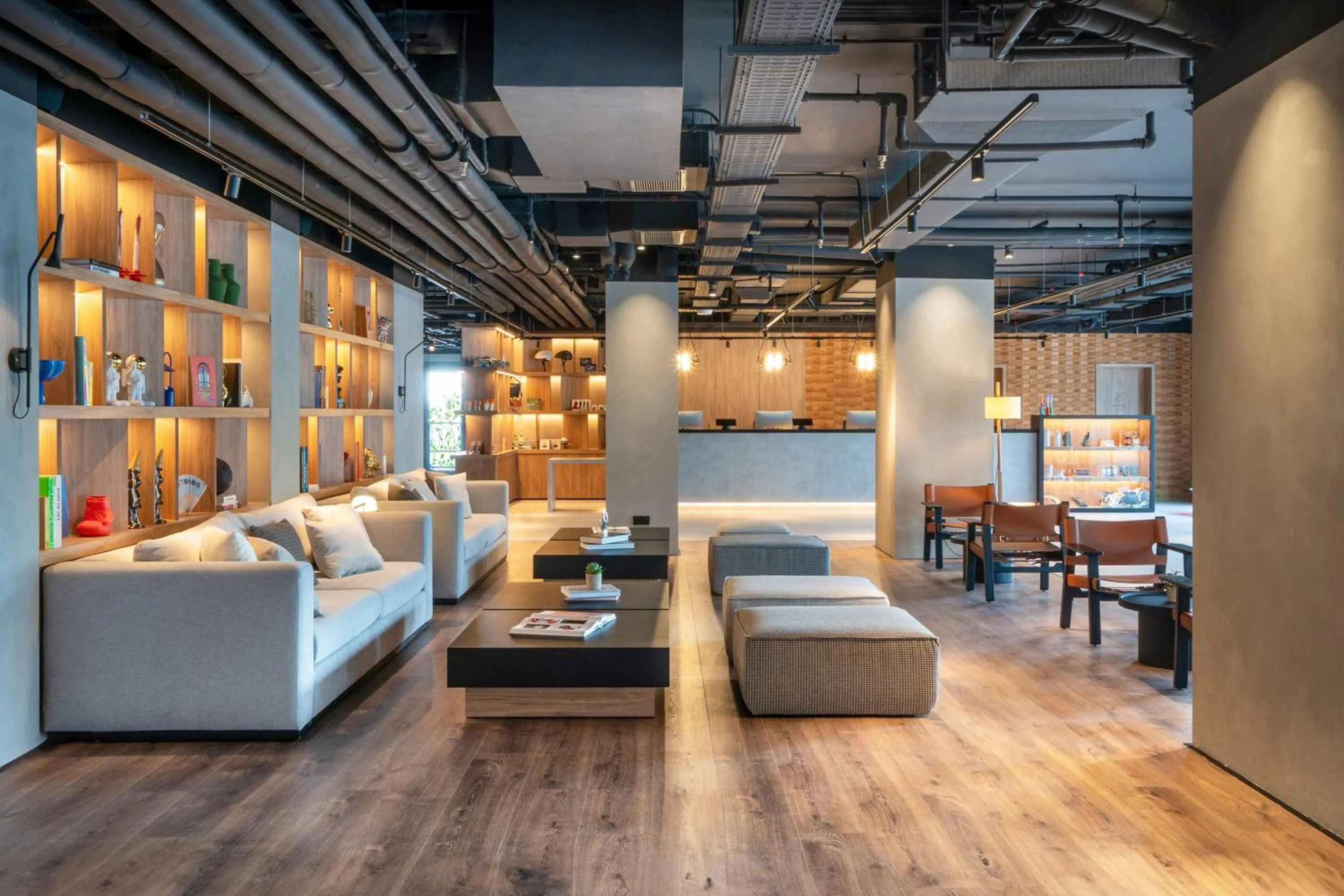 Lobby or reception in INNSiDE by Meliá Madrid Valdebebas