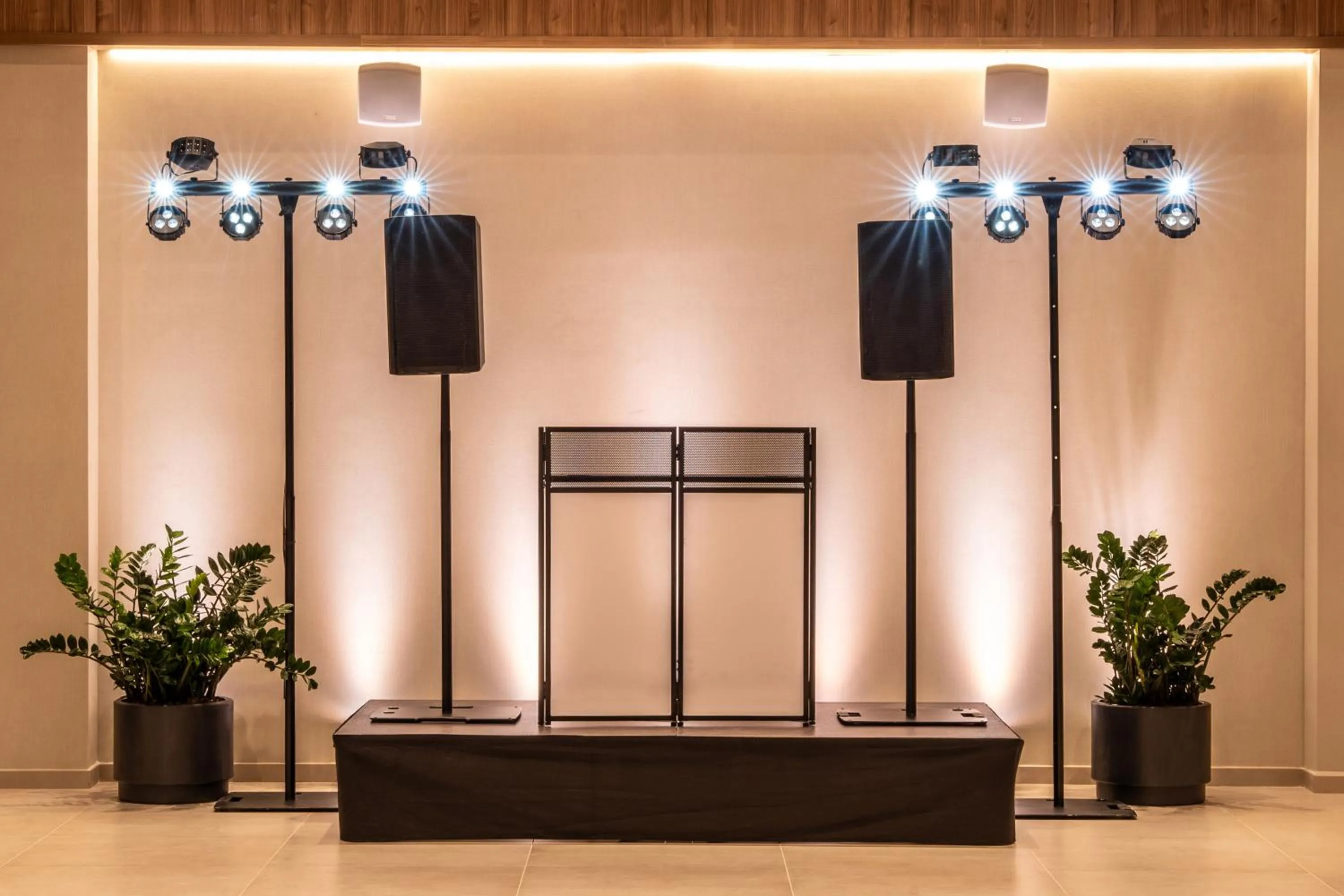 Meeting/conference room in INNSiDE by Meliá Madrid Valdebebas