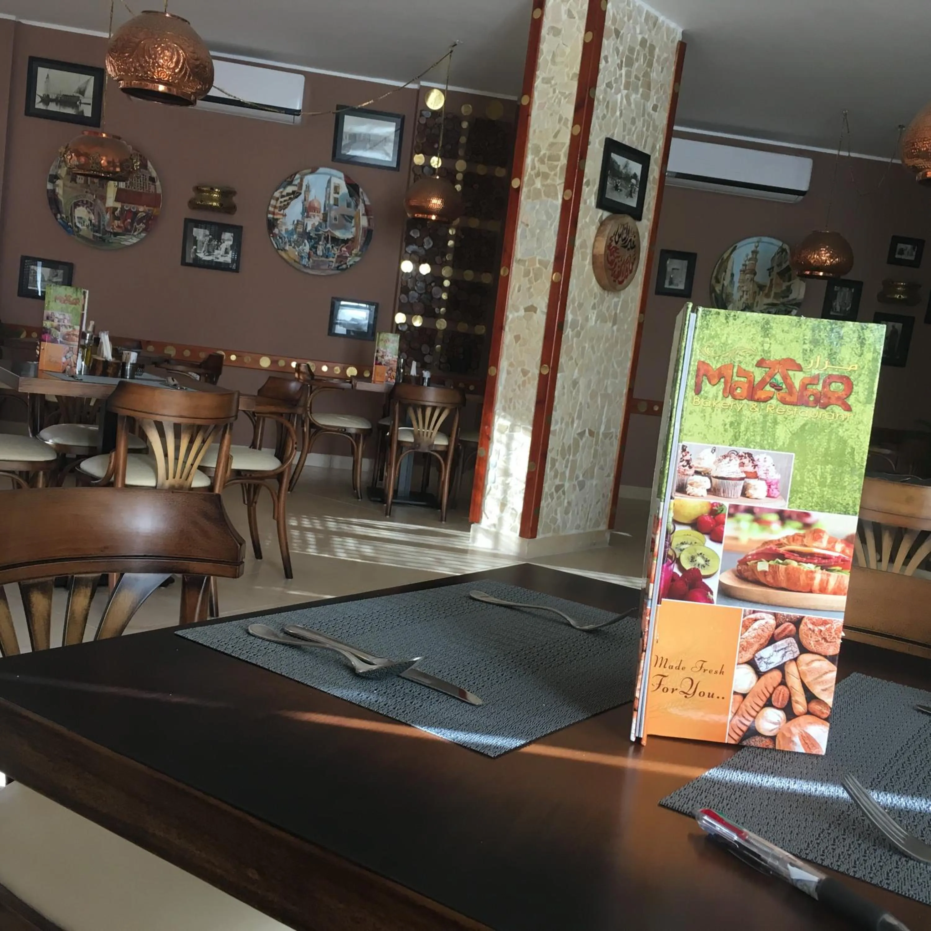 Restaurant/places to eat in Blue Vision Diving Hotel