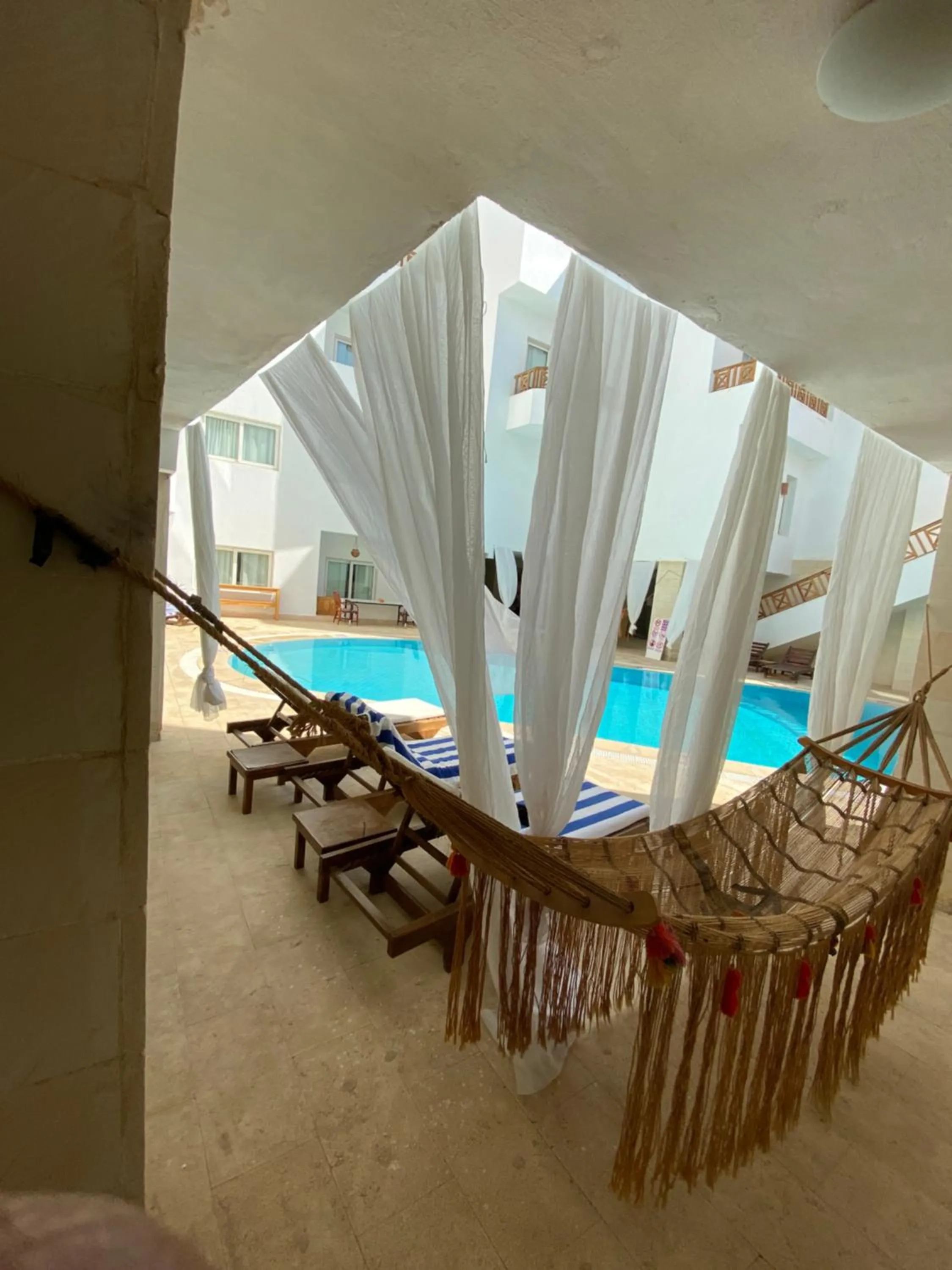 Swimming pool in Blue Vision Diving Hotel