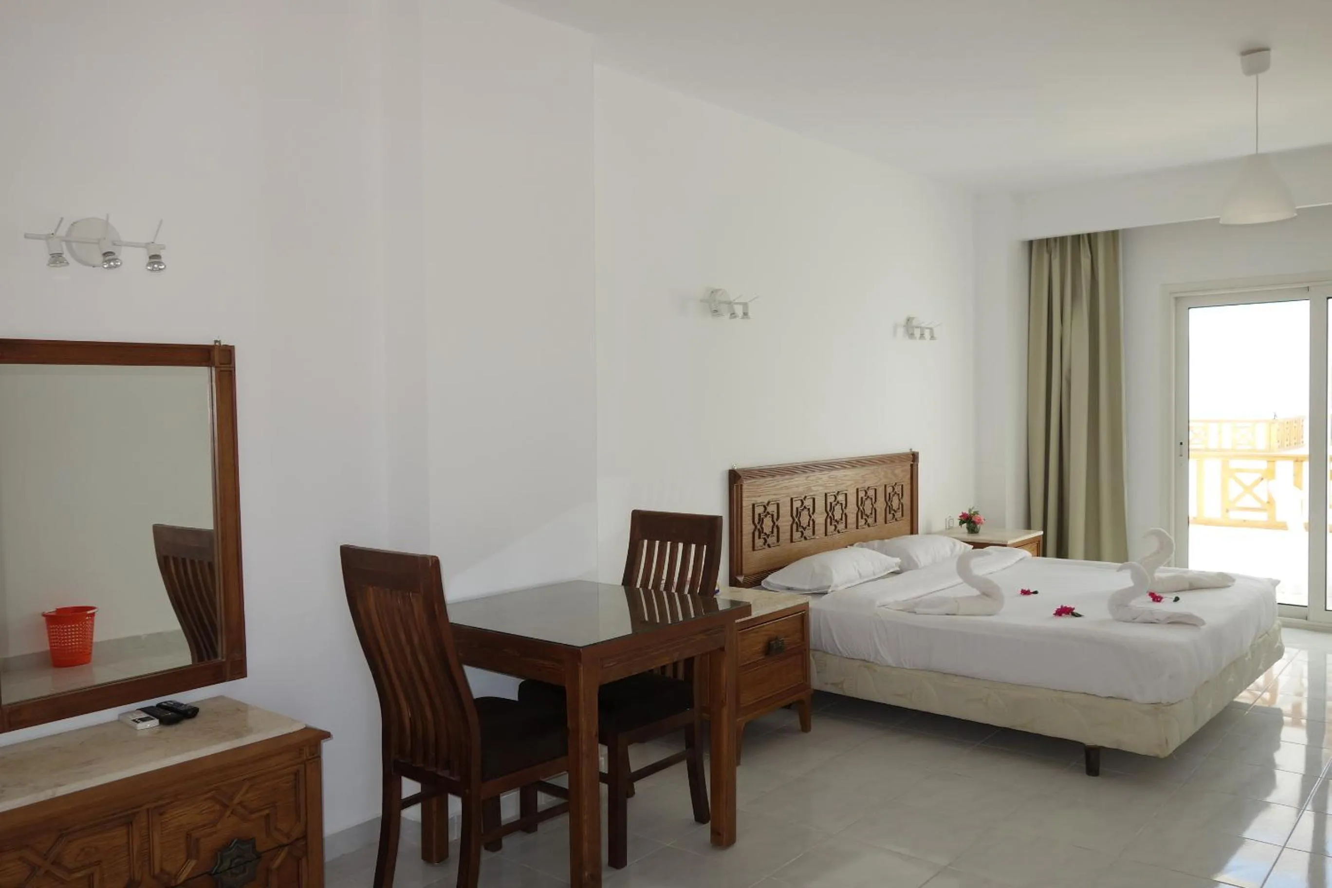 Photo of the whole room, Bed in Blue Vision Diving Hotel