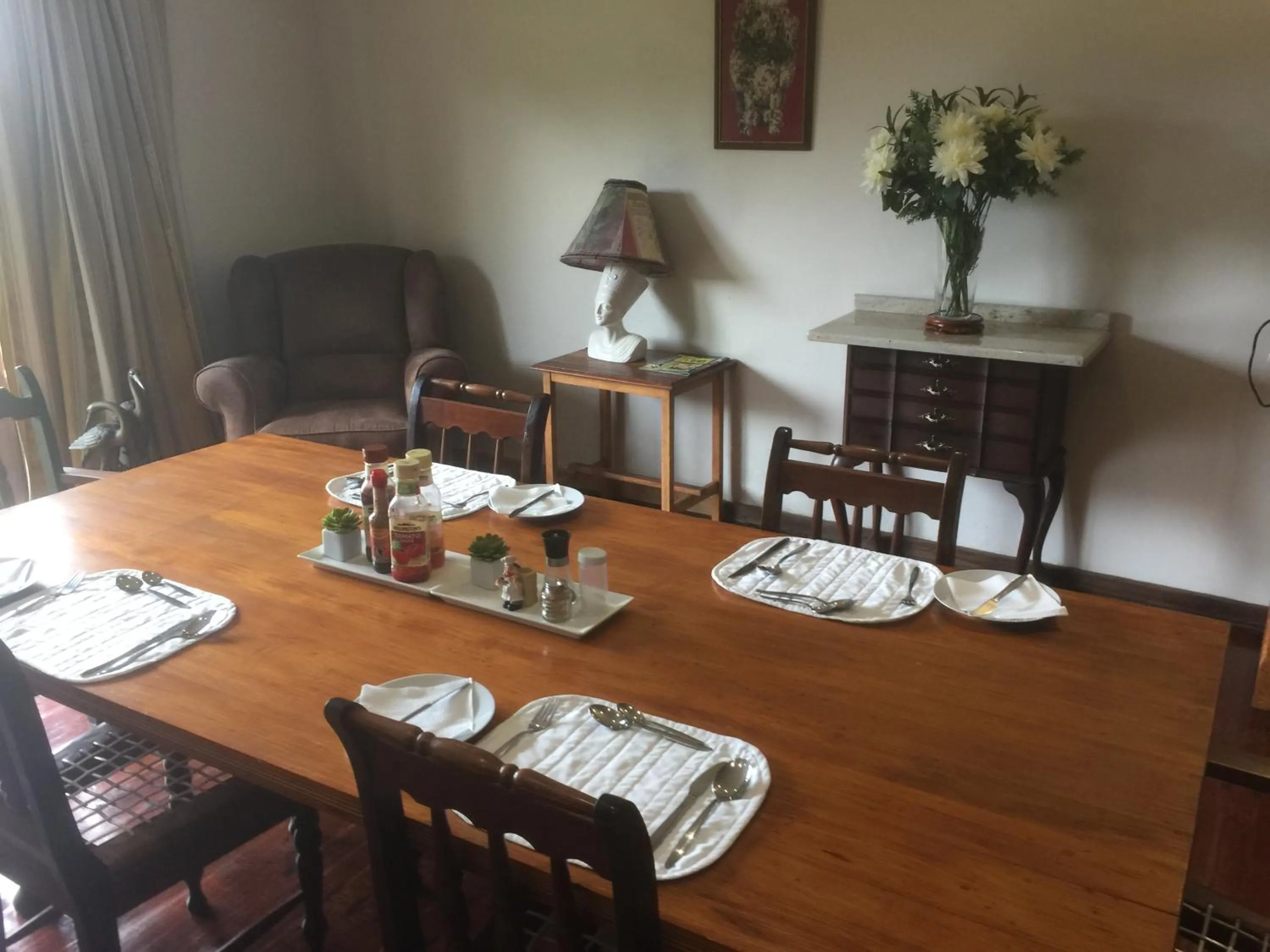 Dining area in theSolution BnB