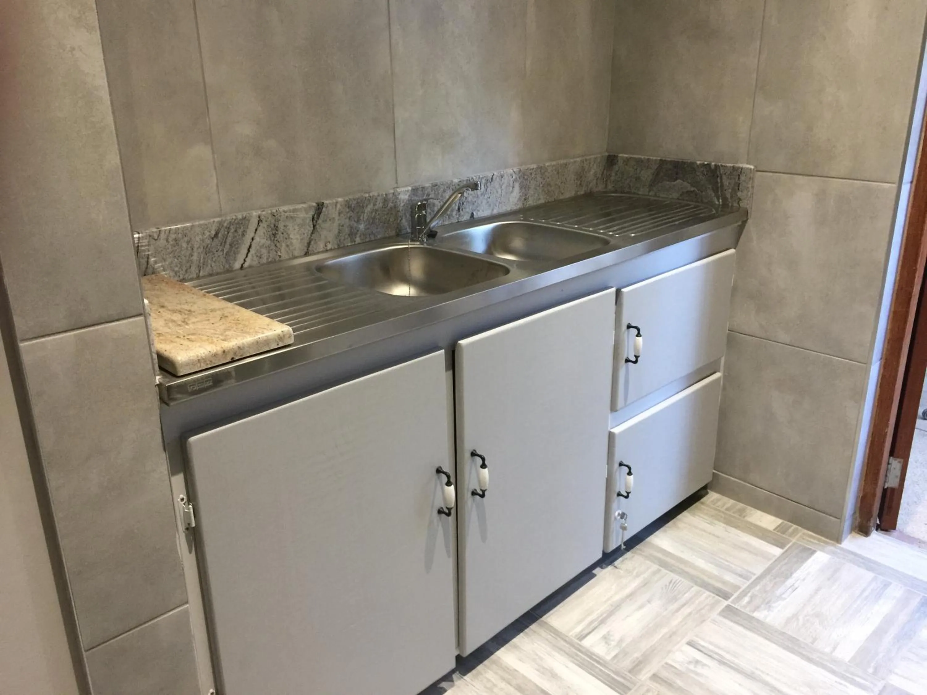 Communal kitchen in theSolution BnB