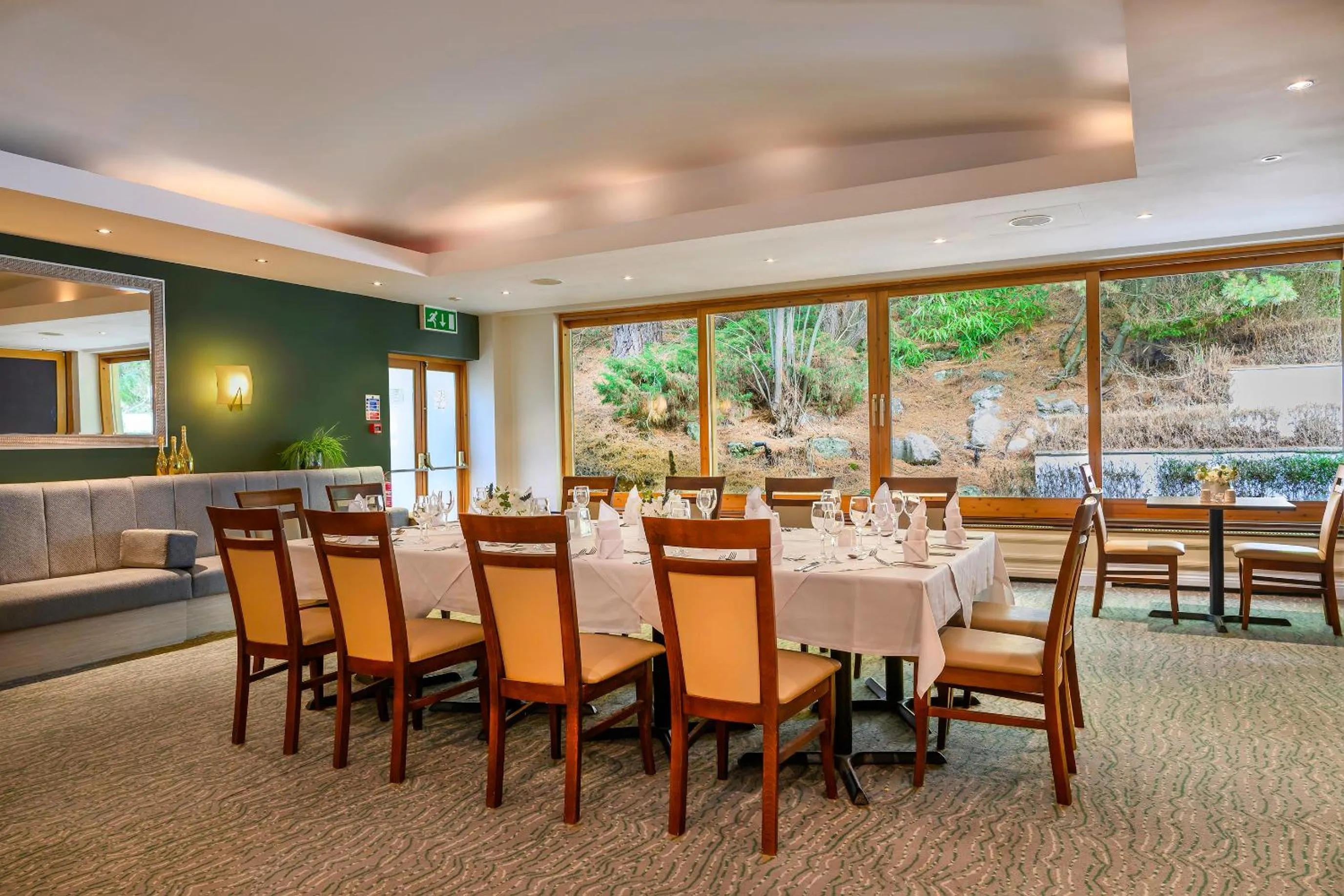 Dining area in Regency Park Hotel, Health Club & Spa