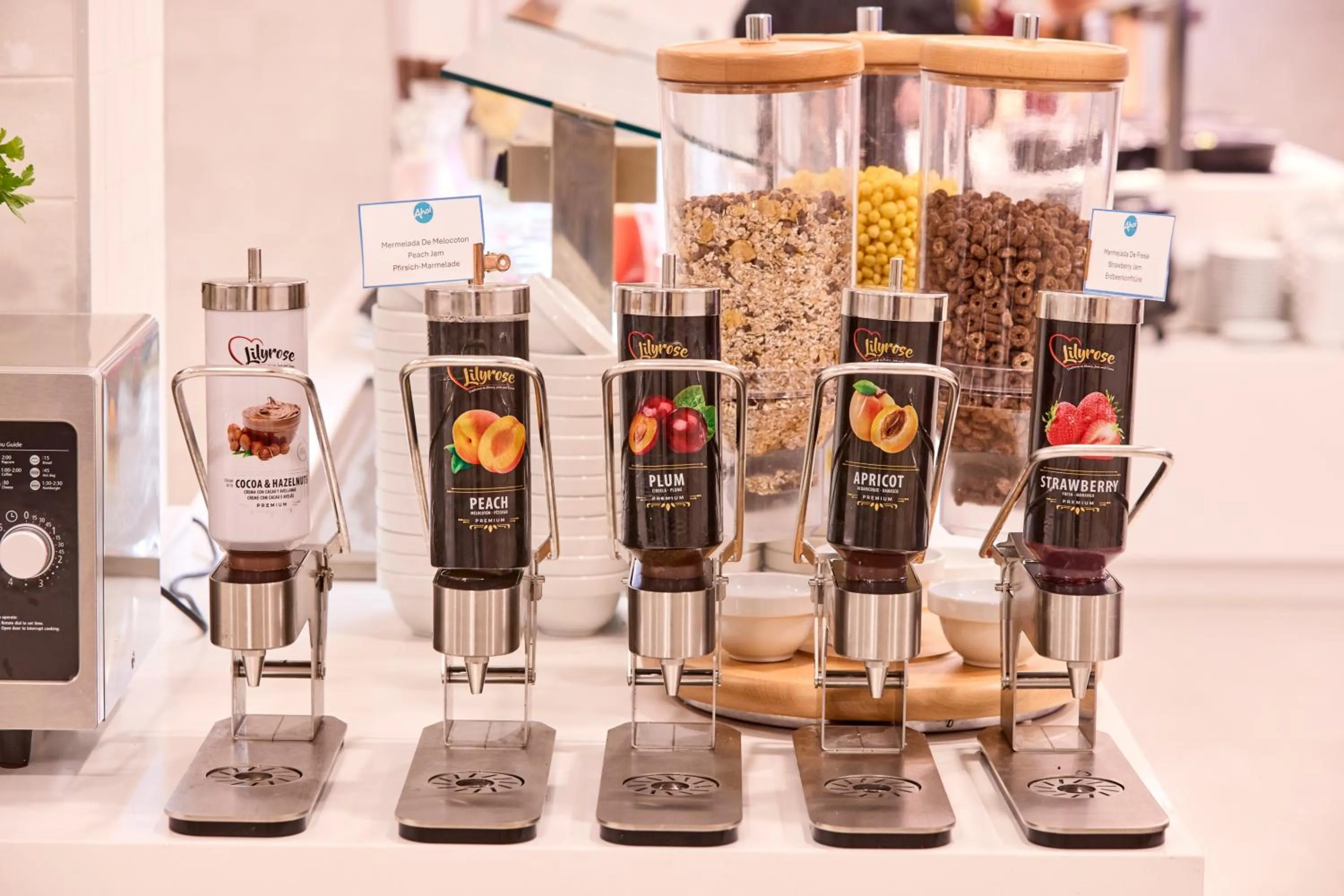 Food and drinks in AHOI! Urban Beach