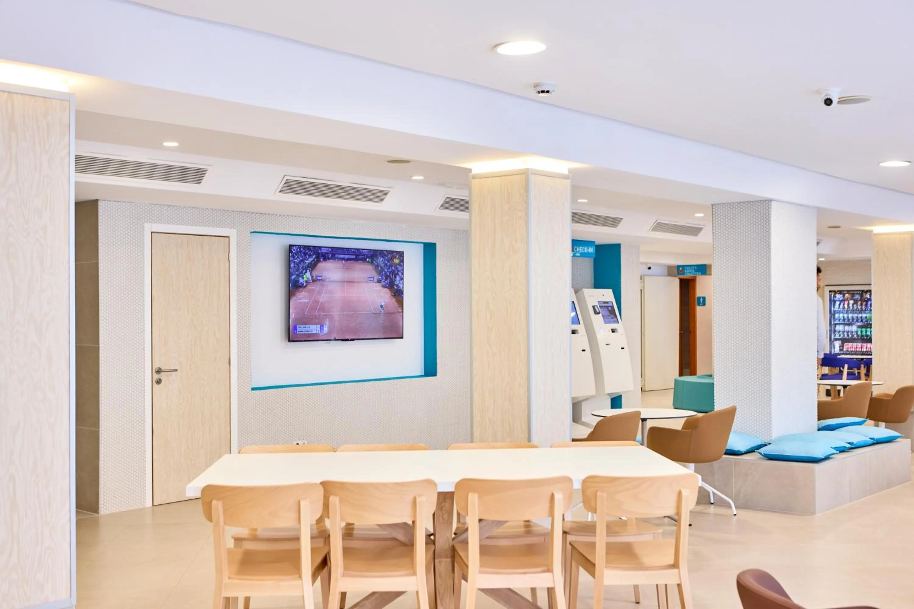 TV and multimedia in AHOI! Urban Beach