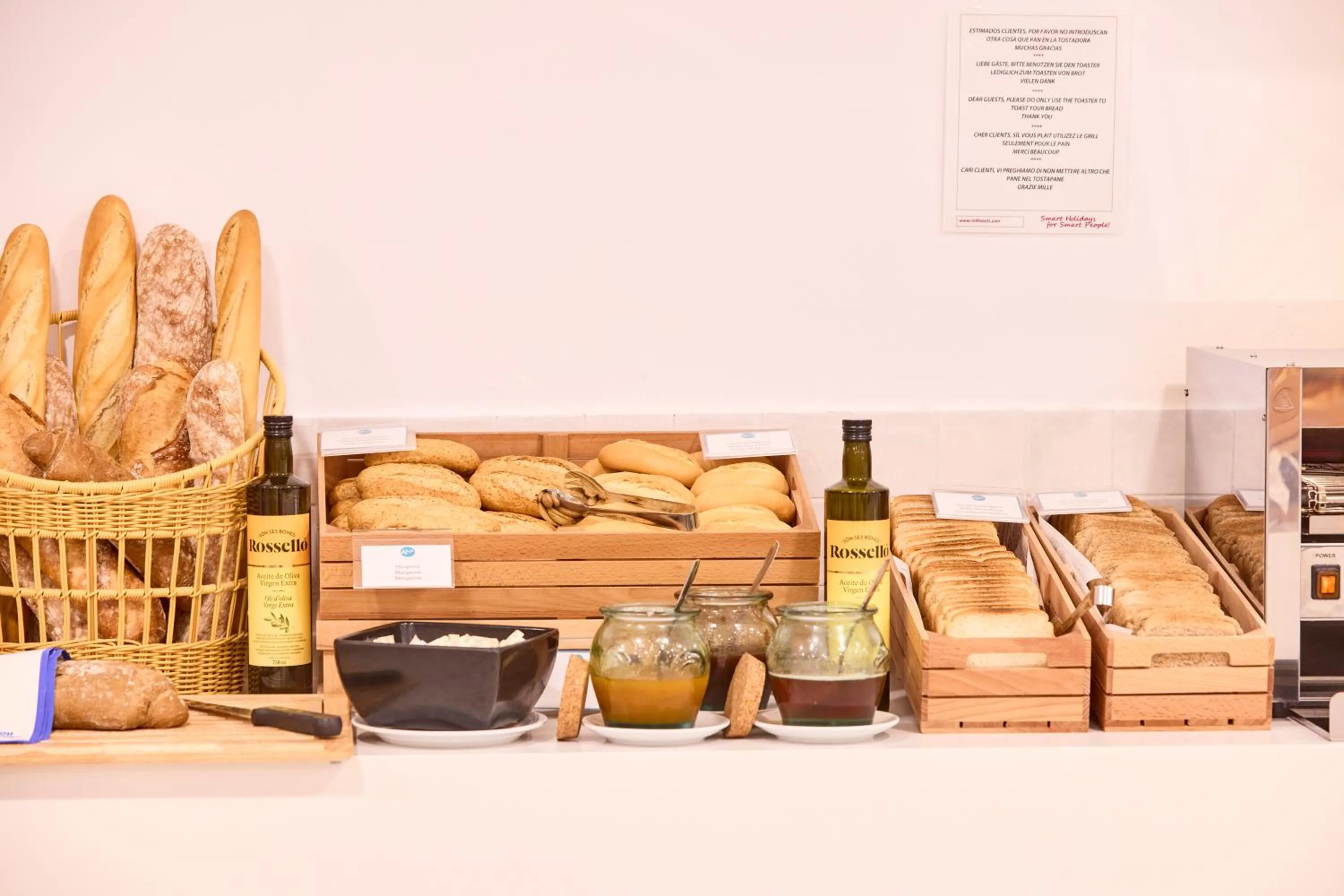 Food in AHOI! Urban Beach