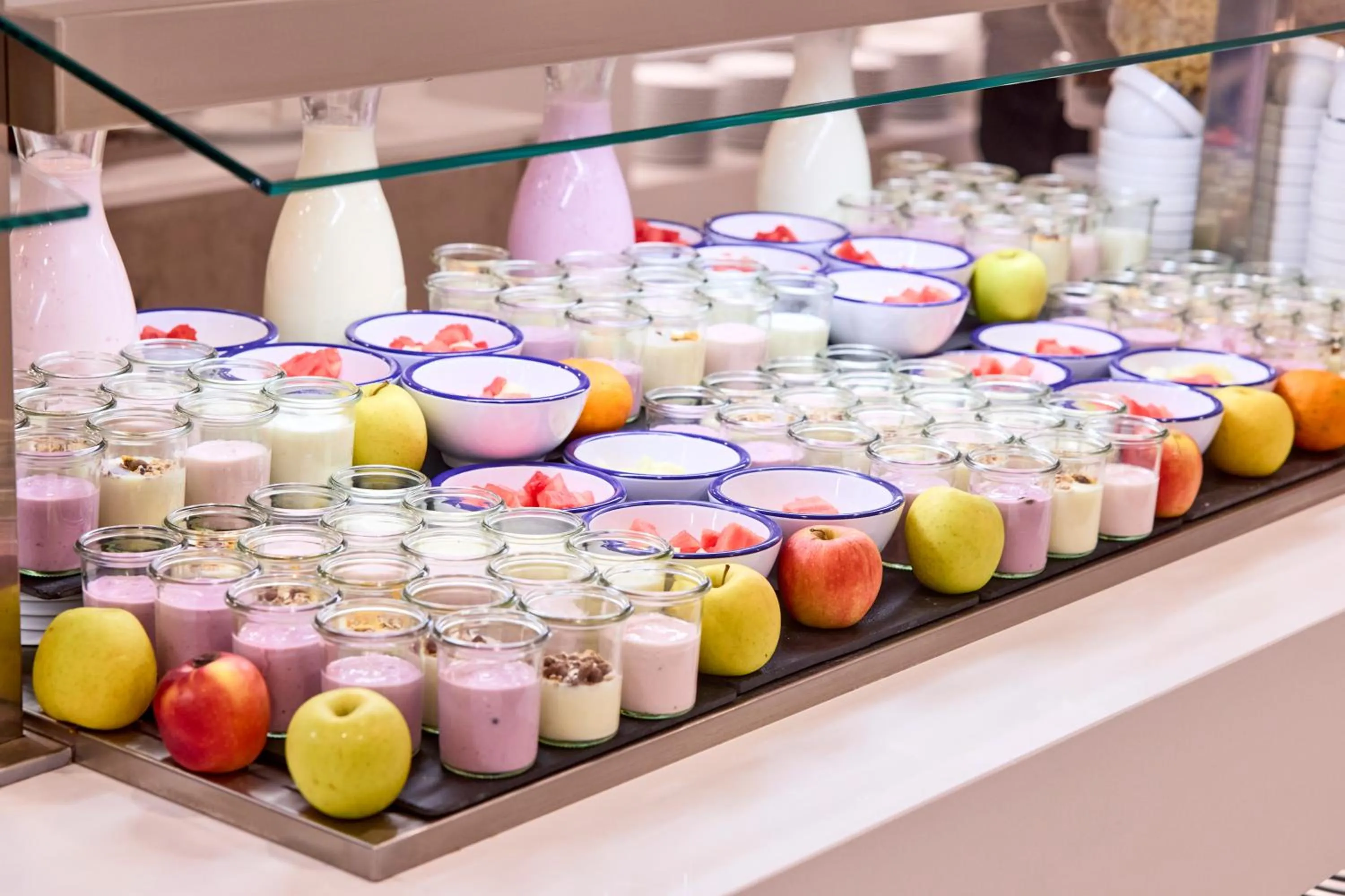 Buffet breakfast in AHOI! Urban Beach