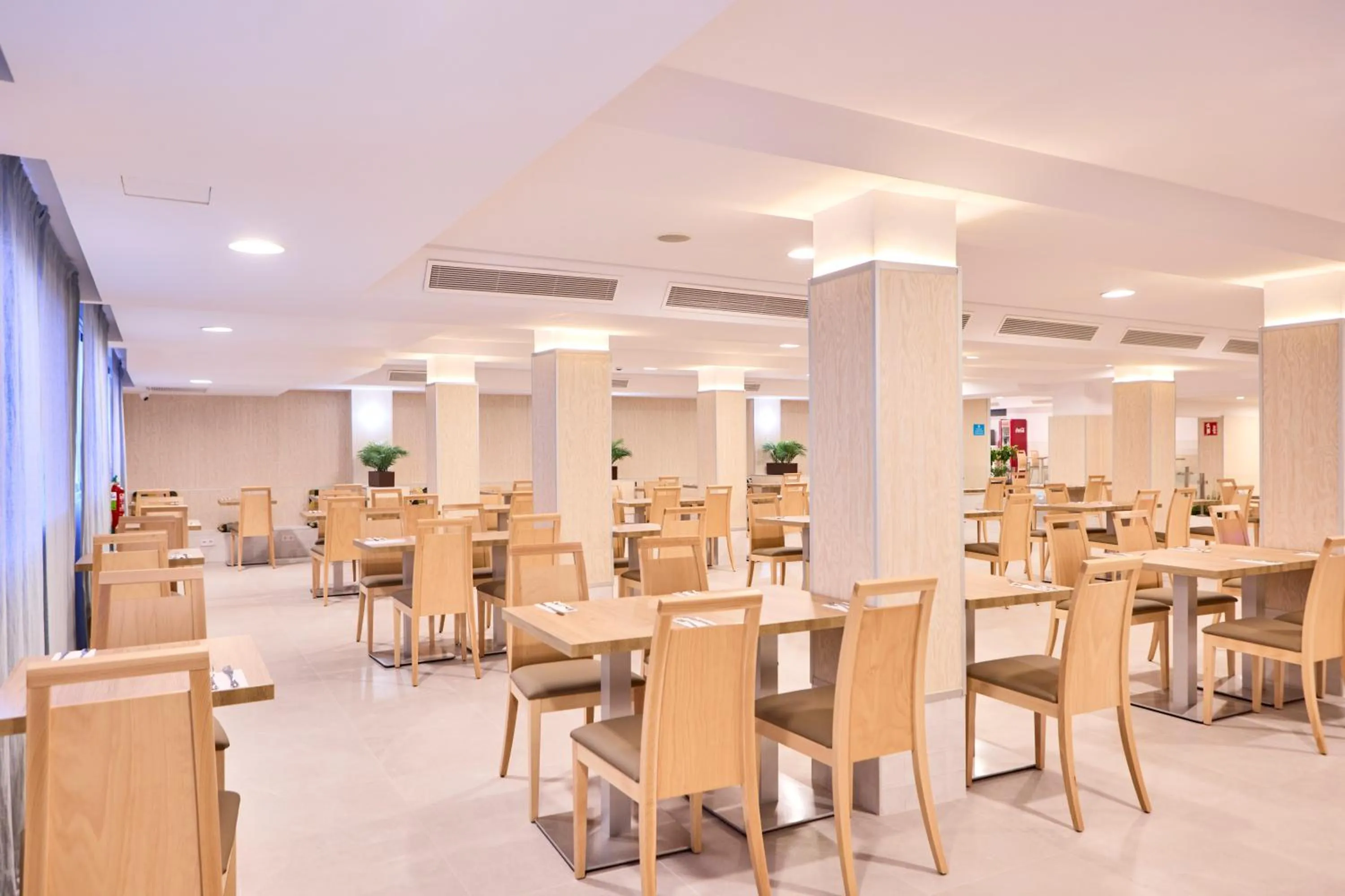 Restaurant/places to eat in AHOI! Urban Beach