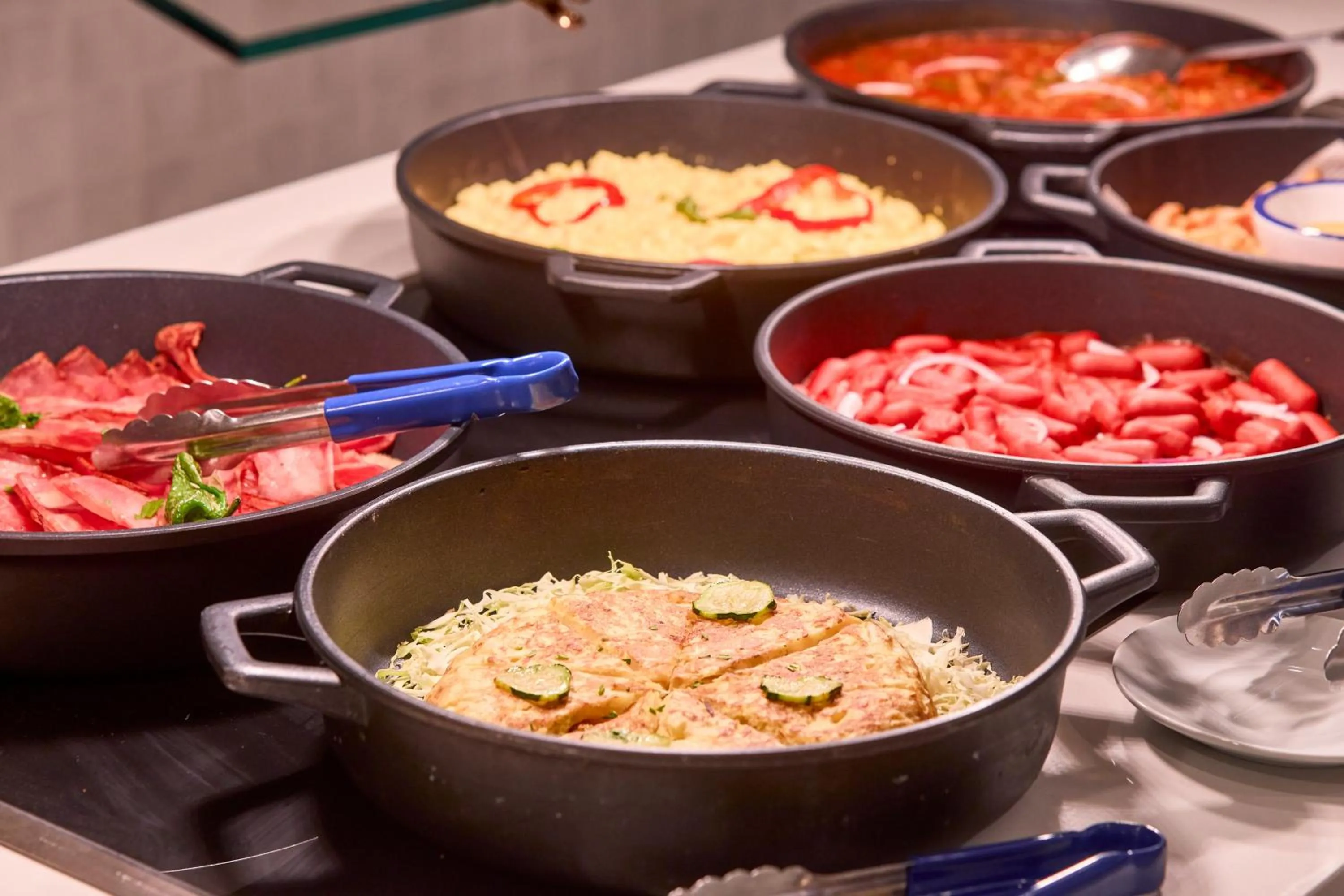 Food and drinks in AHOI! Urban Beach