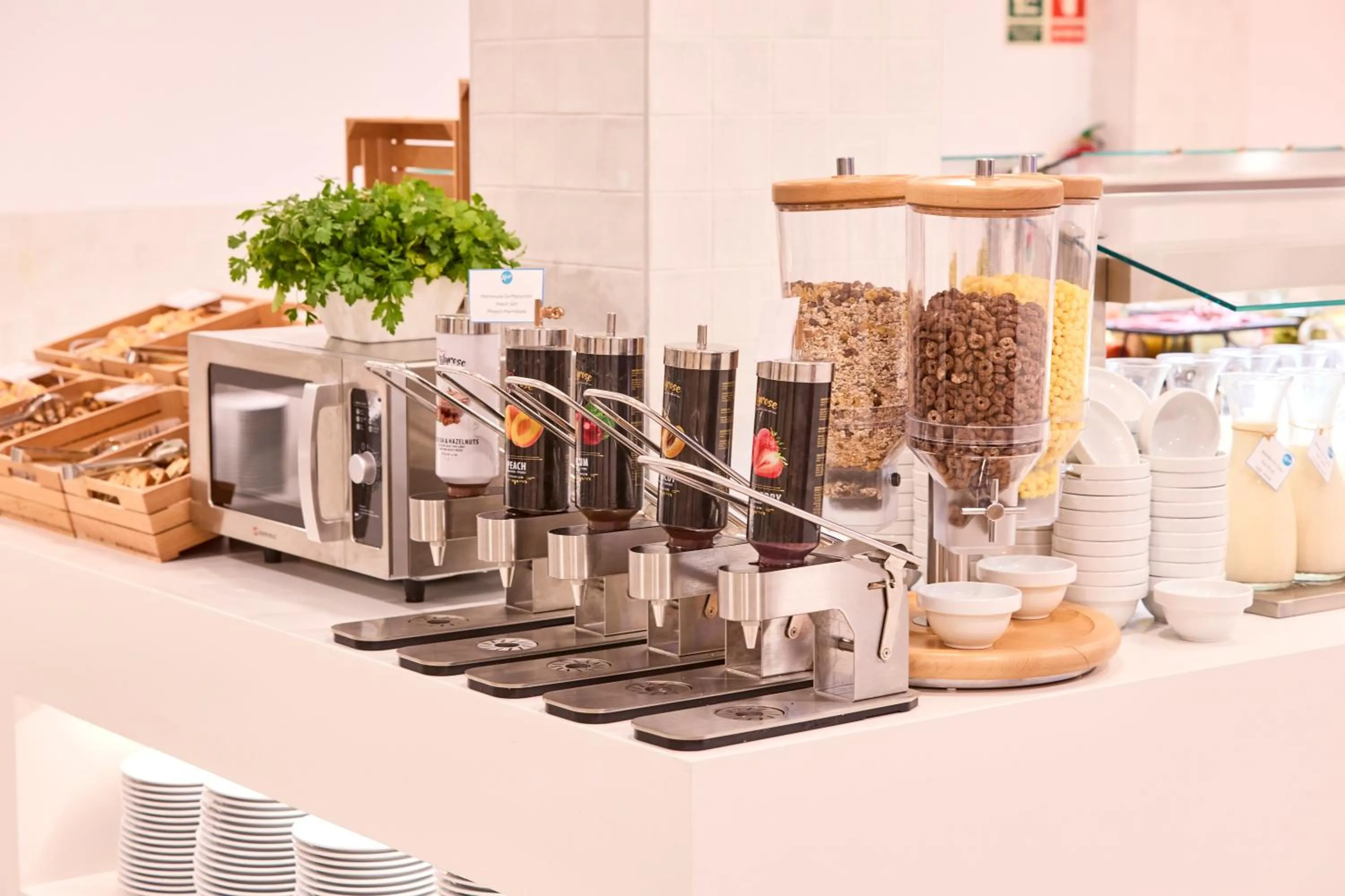 Buffet breakfast in AHOI! Urban Beach