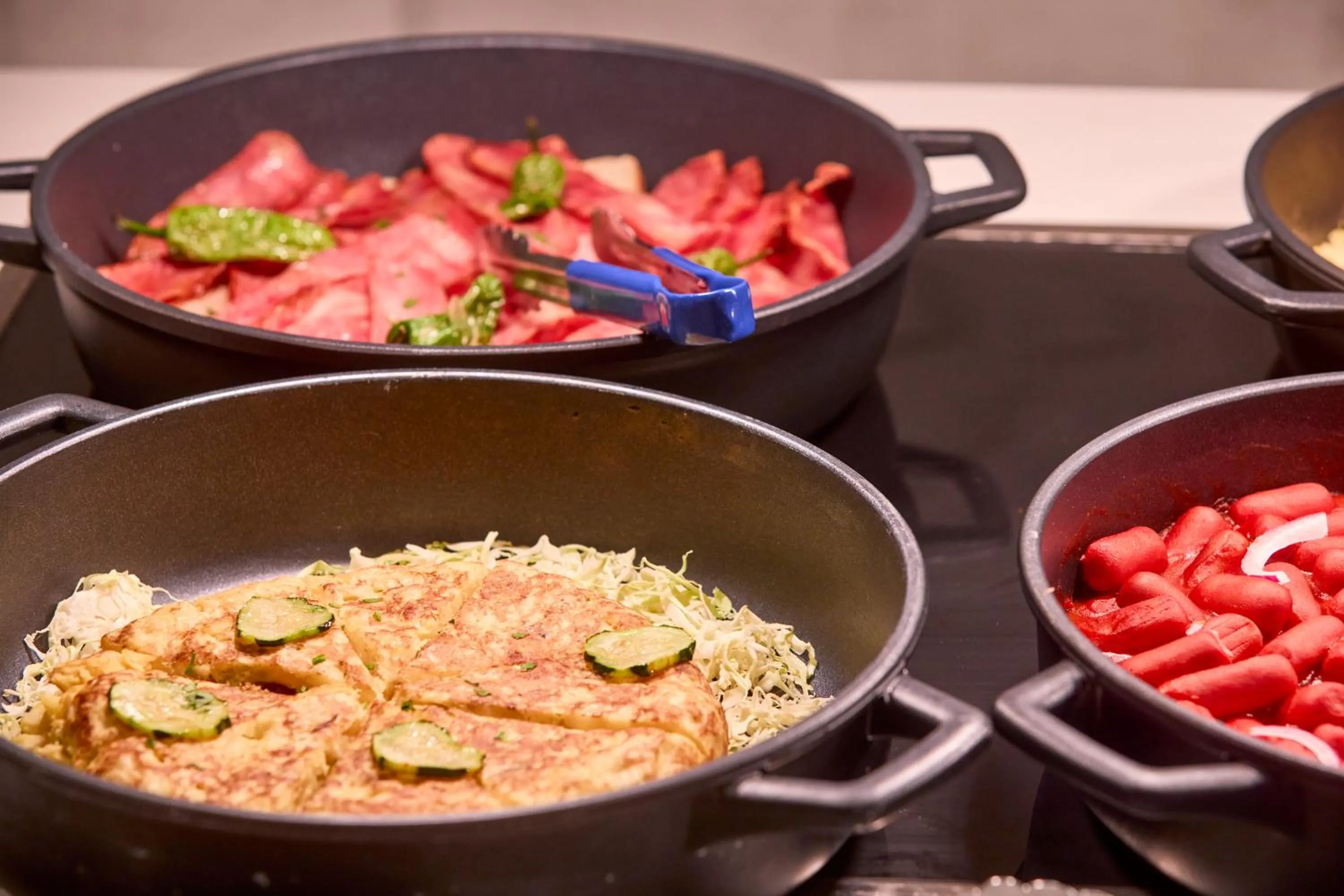 Food and drinks in AHOI! Urban Beach