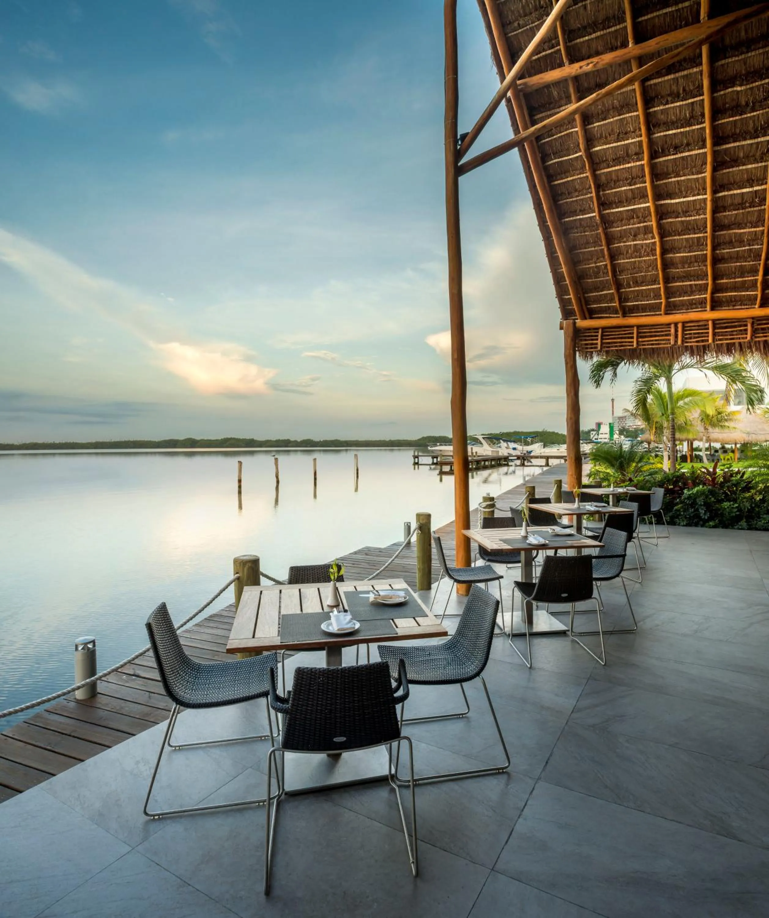 Restaurant/places to eat in Real Inn Cancún