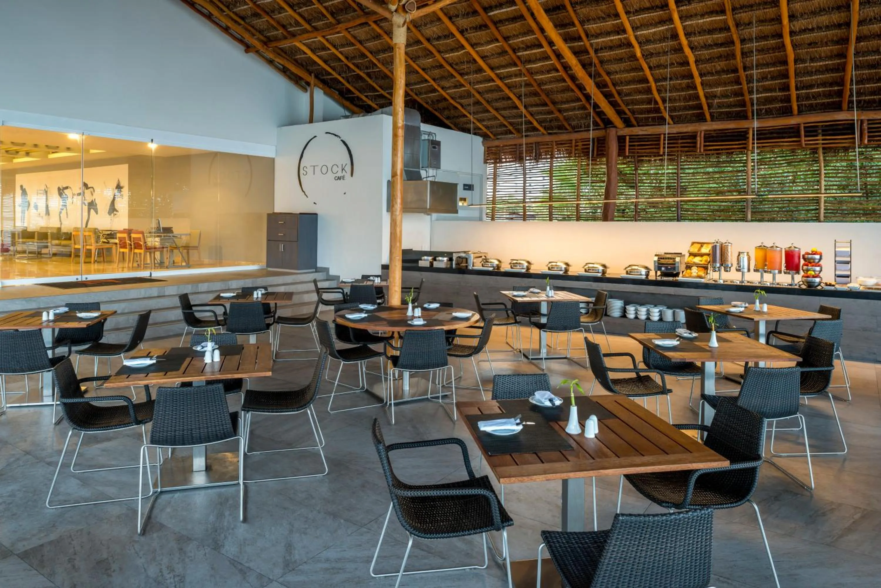 Restaurant/places to eat in Real Inn Cancún