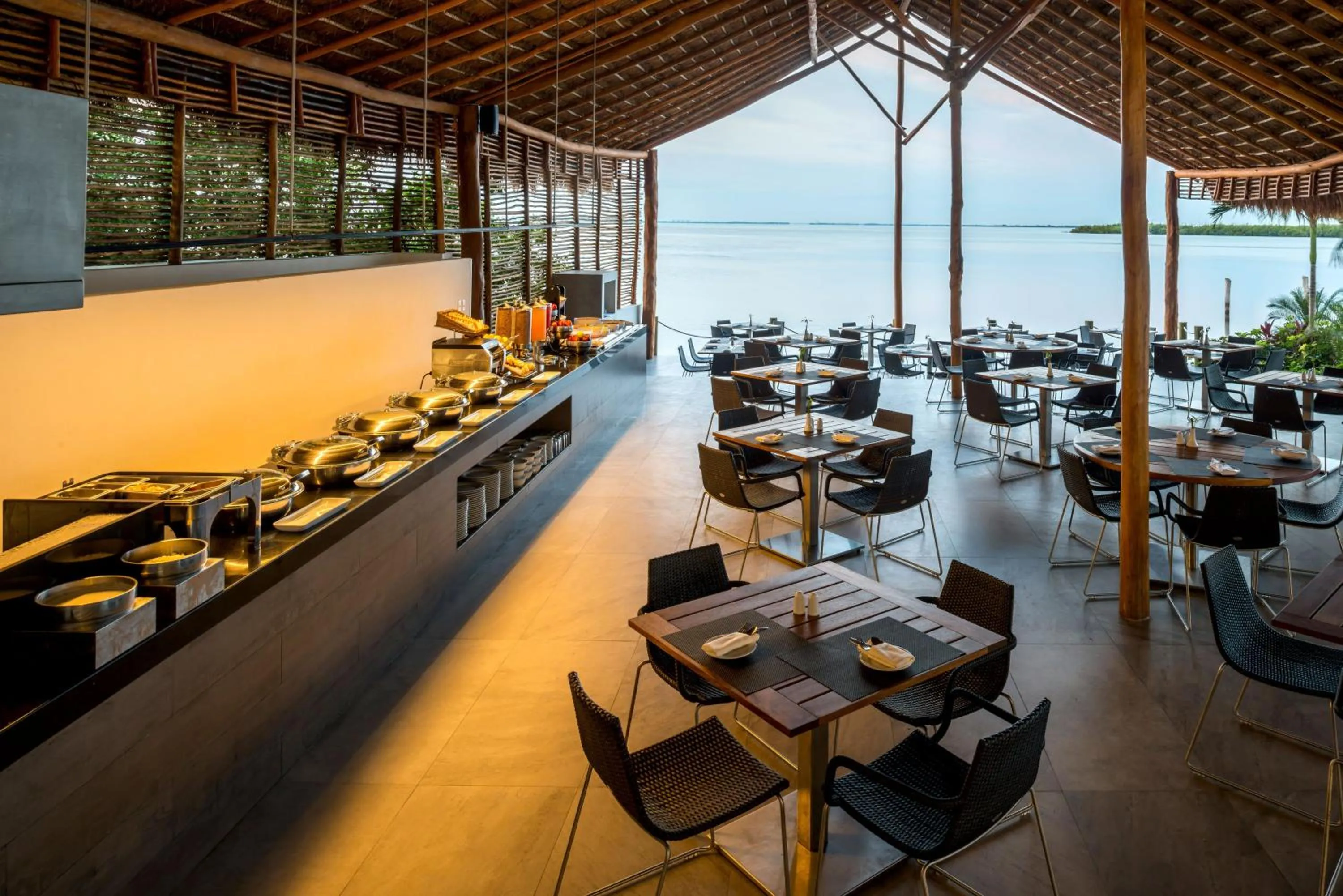 Restaurant/places to eat in Real Inn Cancún