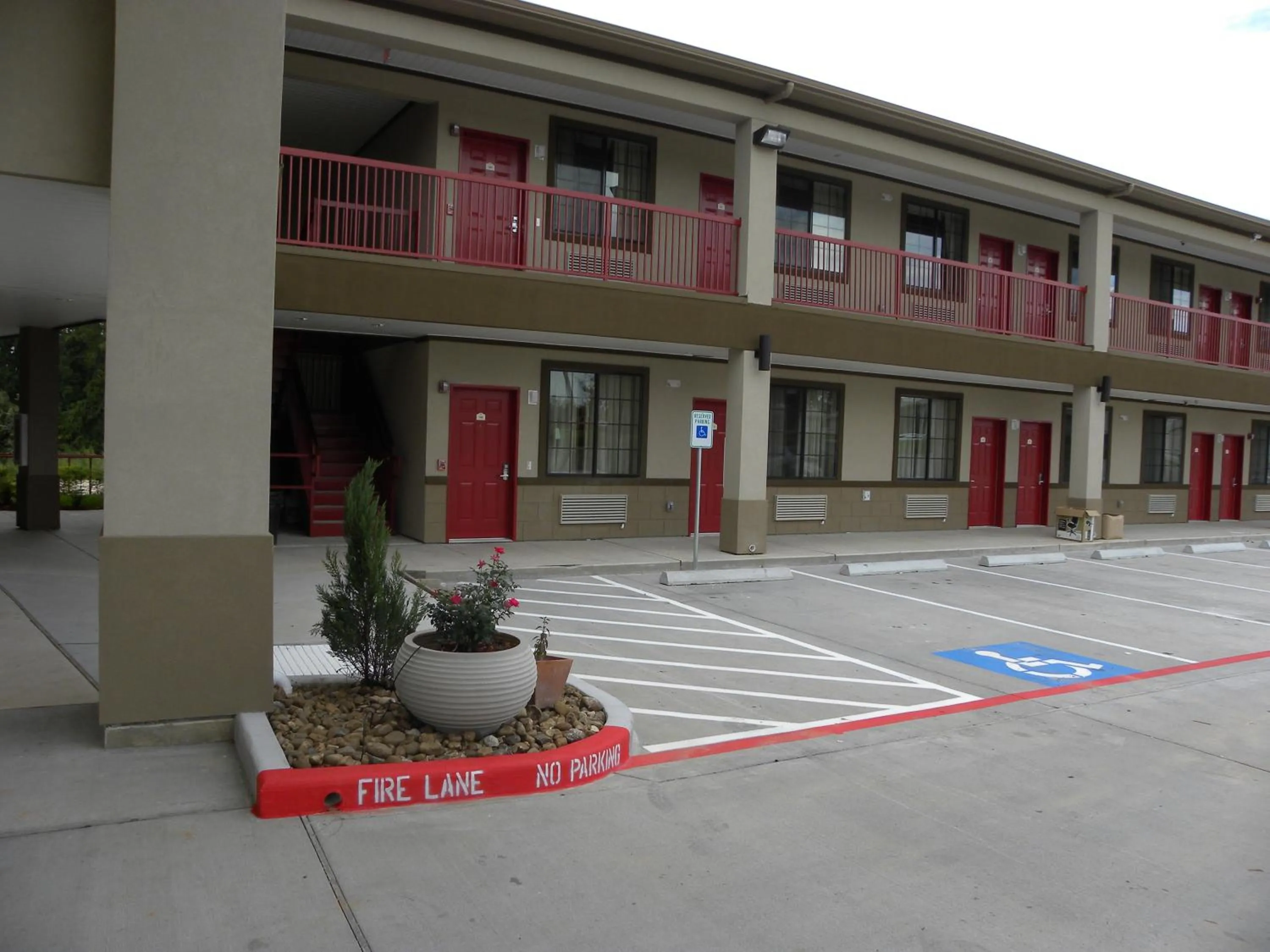 Property building in Palace Inn Kingwood