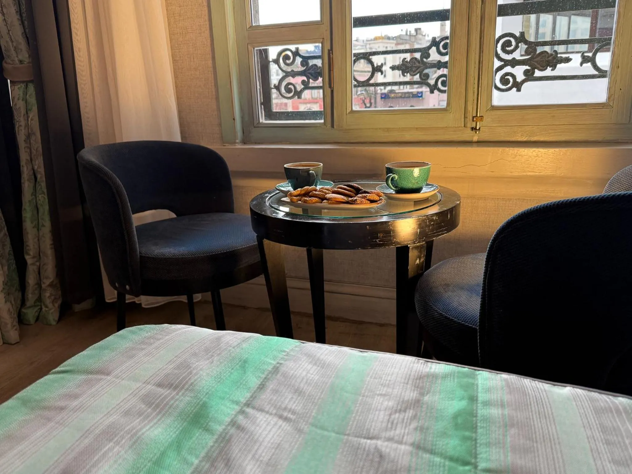 Photo of the whole room, Bed in Manesol Old City Bosphorus