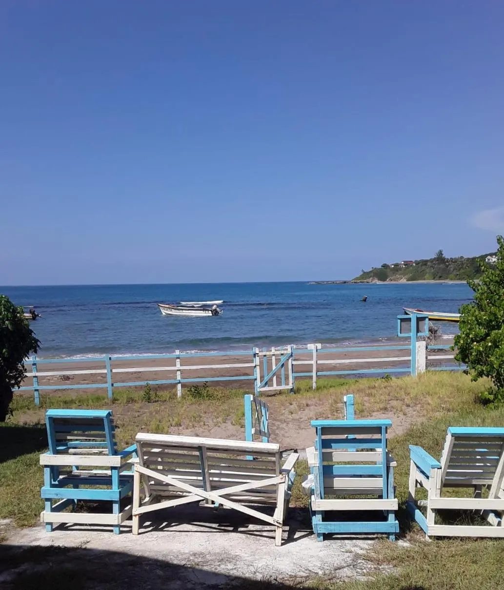 Beach in Waikiki Guest House