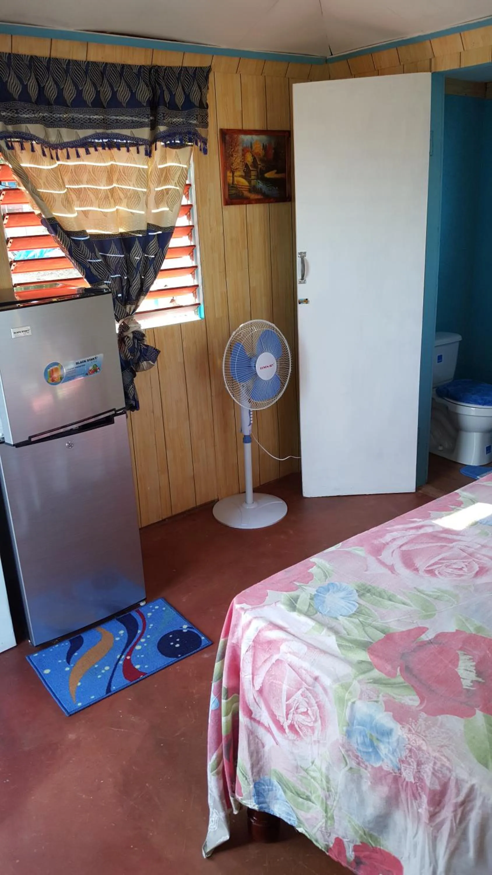 Bed in Waikiki Guest House