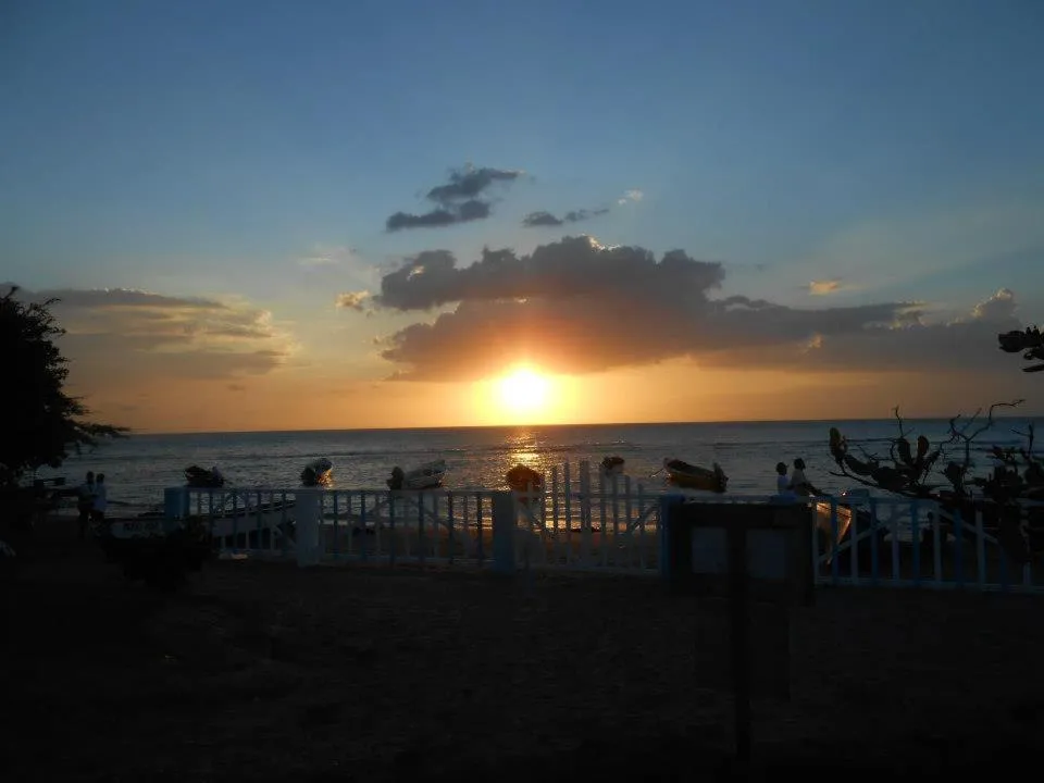 Beach in Waikiki Guest House