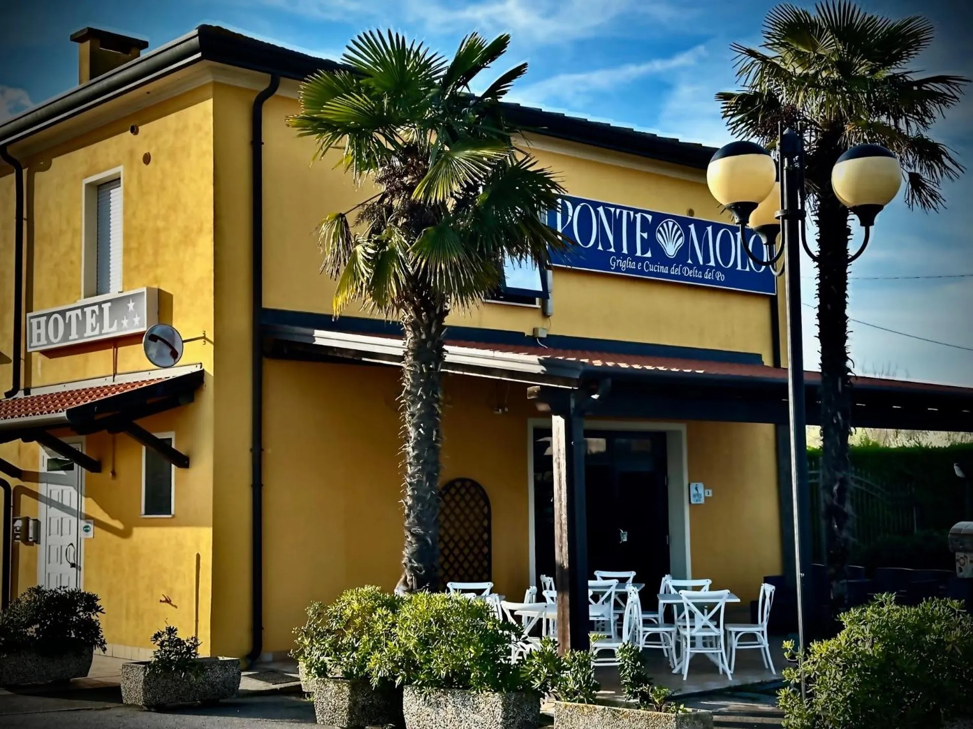 Property building in Hotel Ponte Molo