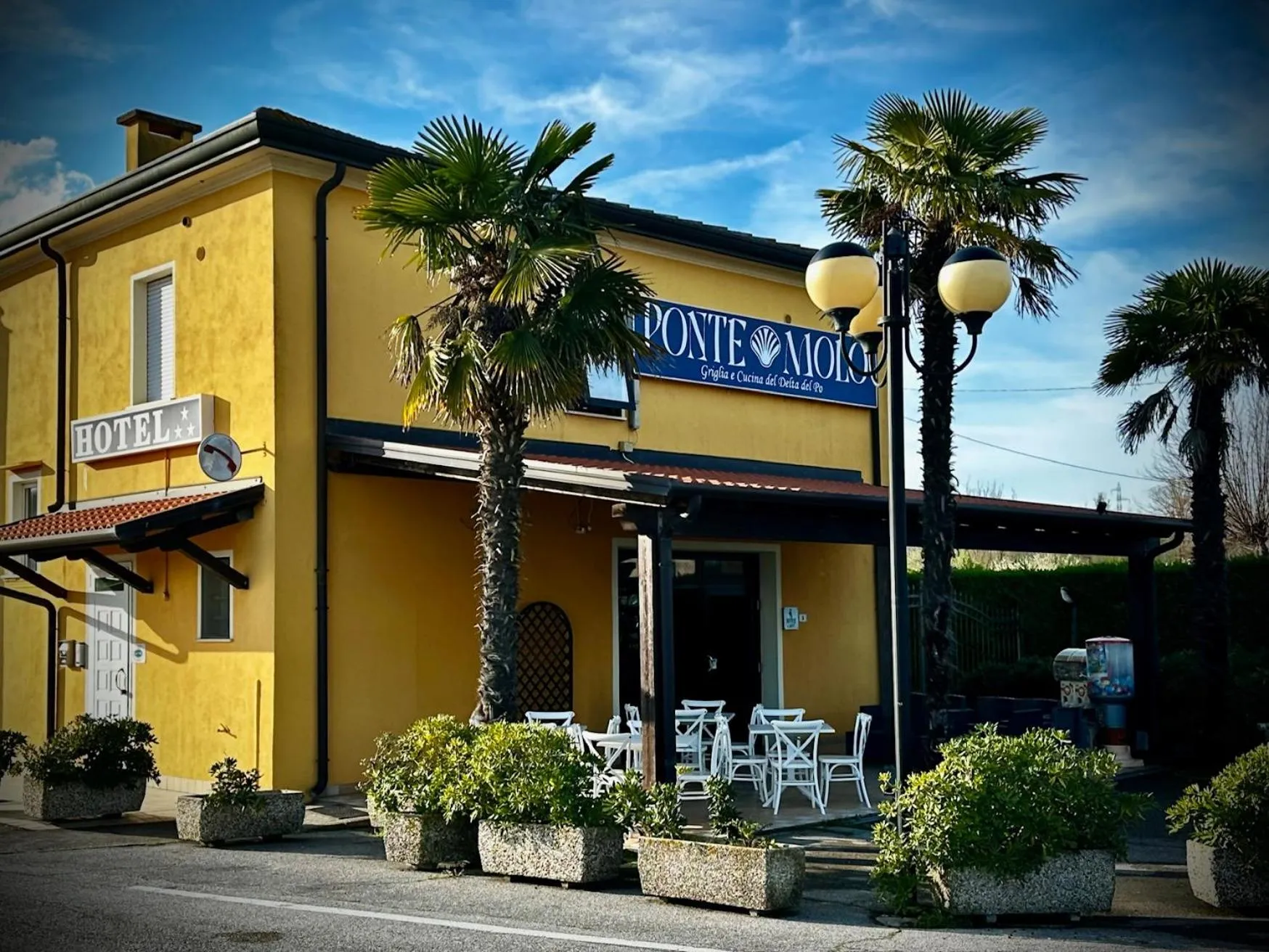 Property building in Hotel Ponte Molo