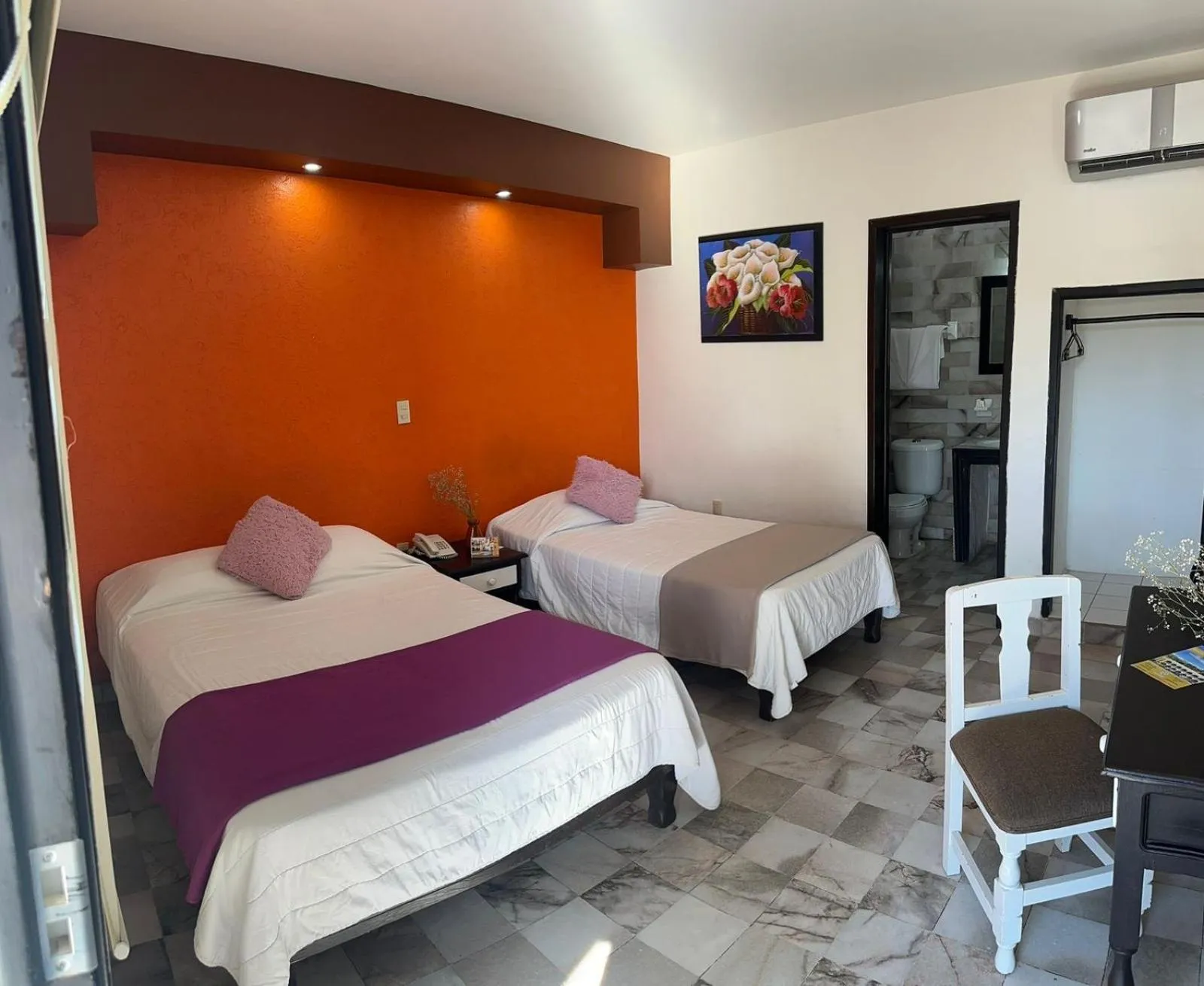 Photo of the whole room, Bed in Hotel Yauco