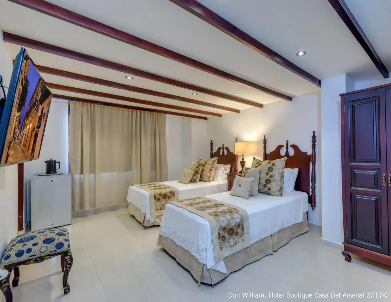 Superior Twin Room in Hotel Dorado Plaza Calle del Arsenal Superior Twin Room in Hotel Dorado Plaza Calle del Arsenal