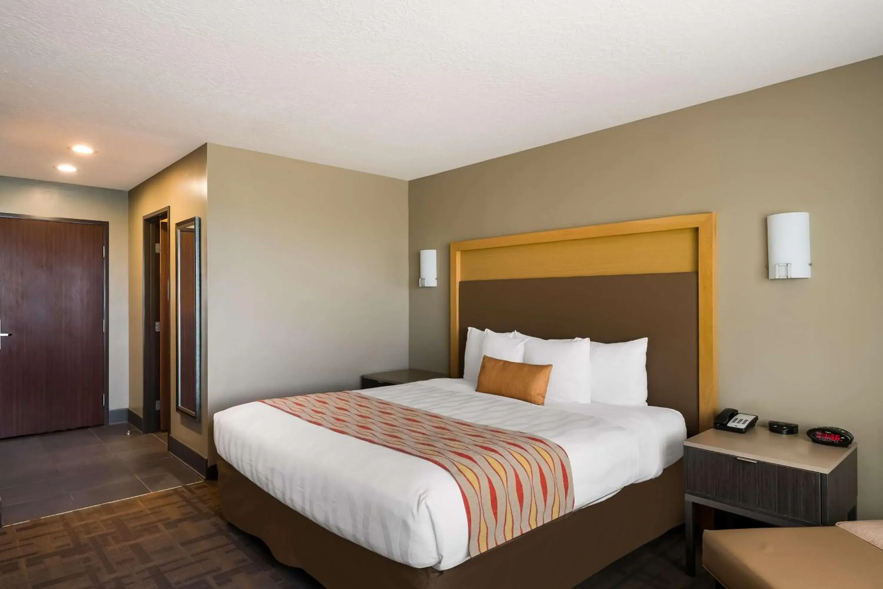 King Room with Kitchenette in Best Western Plus Landmark Hotel King Room with Kitchenette in Best Western Plus Landmark Hotel