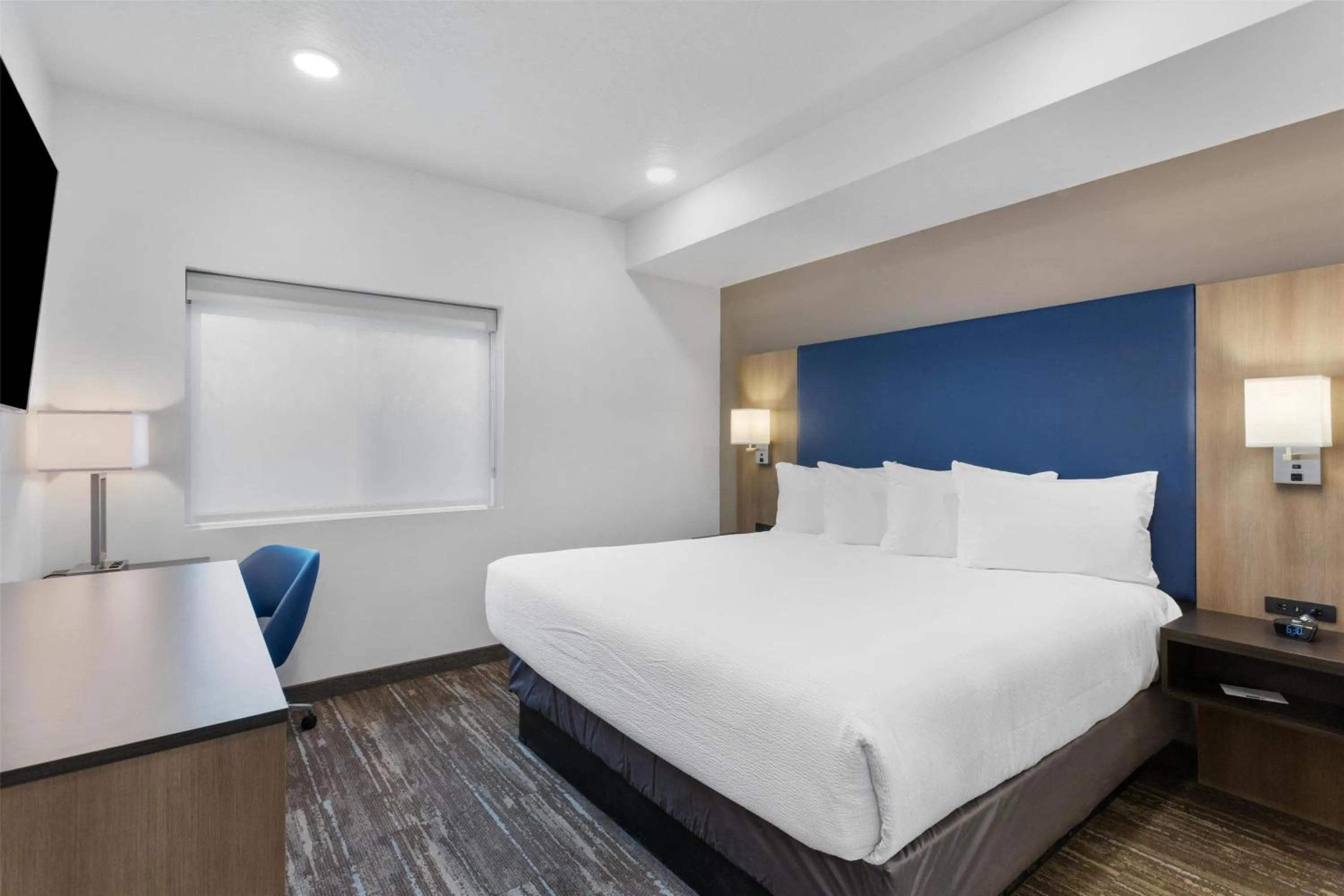 Bedroom, Bed in Best Western Plus Landmark Hotel