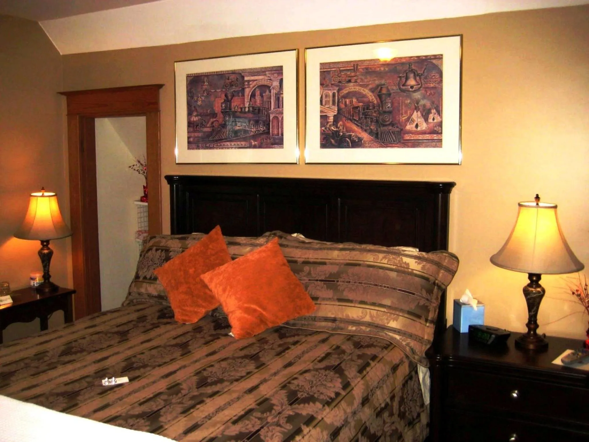 Bed in Phoenix House B&B