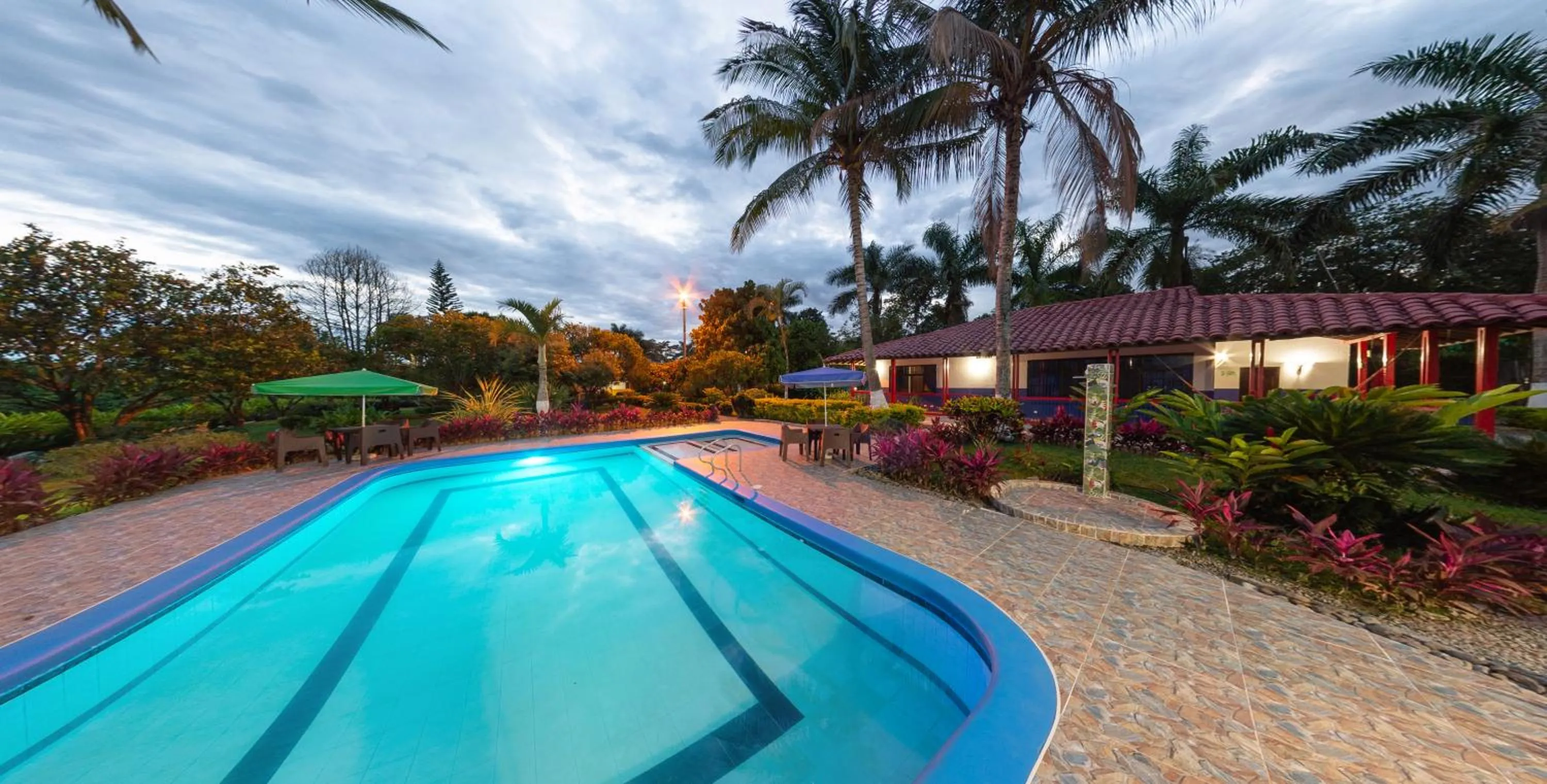 Swimming pool in Hotel Campestre Los Tucanes