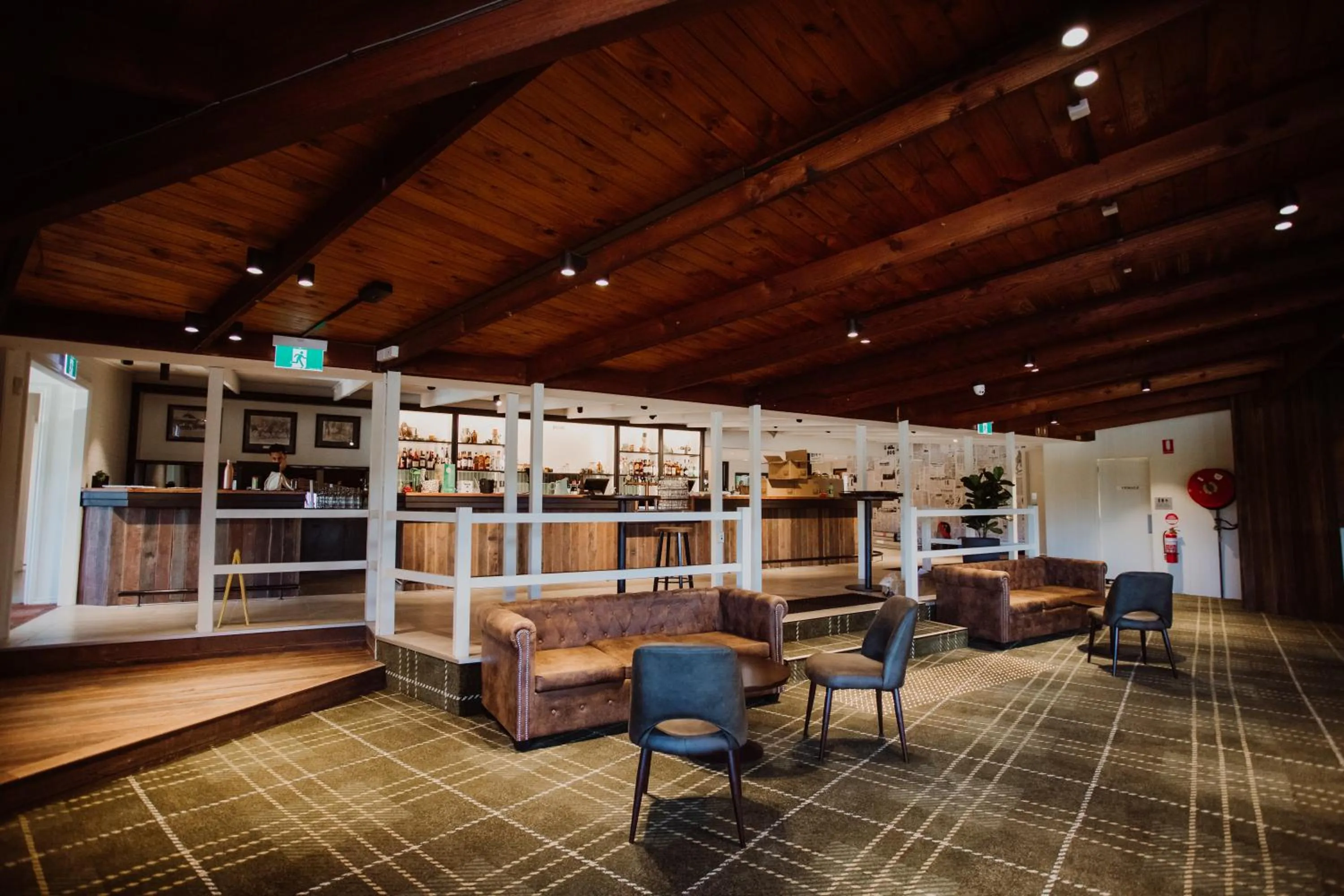 Restaurant/places to eat in Wallaby Hotel