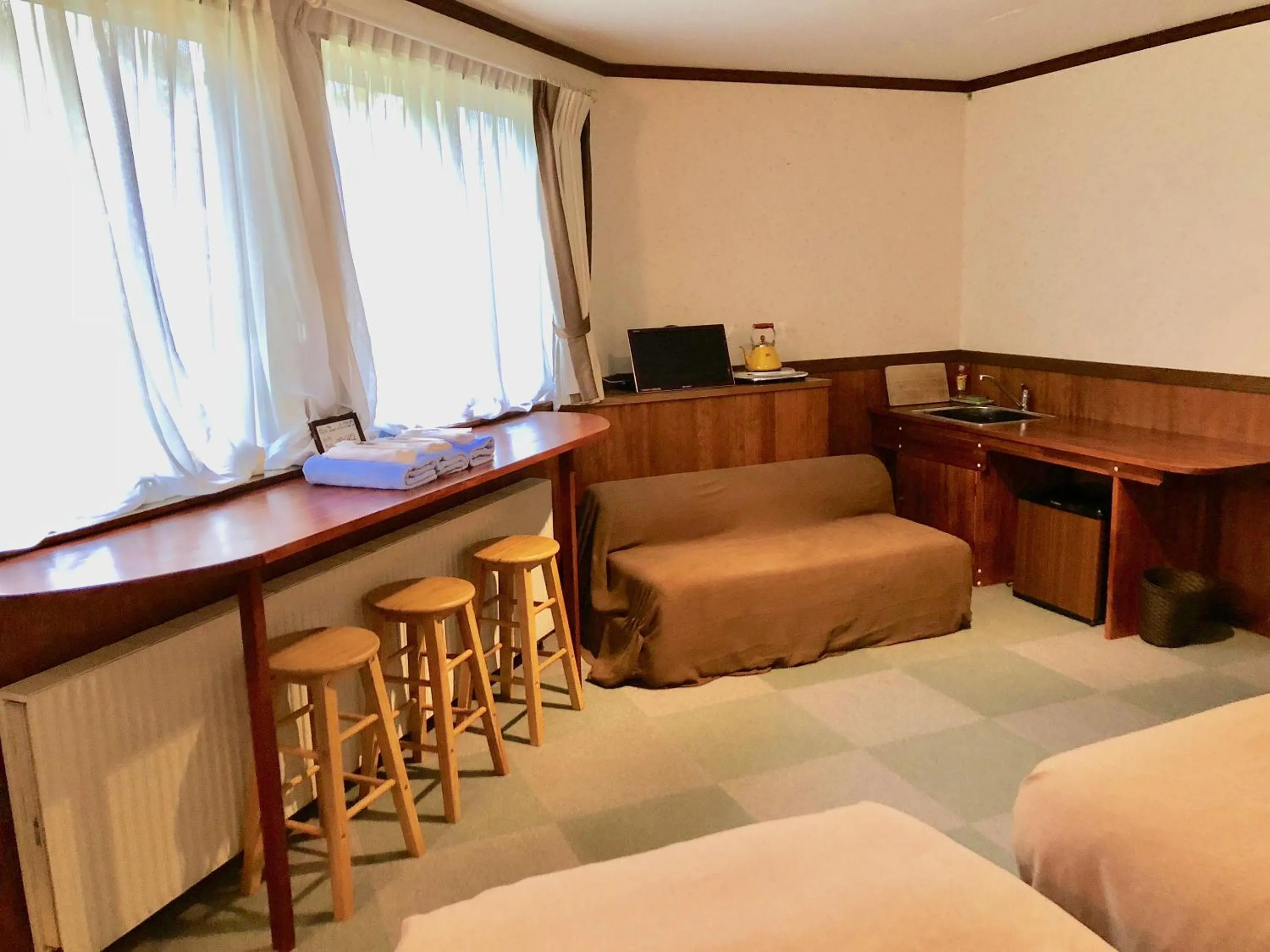 Photo of the whole room in Appi Arts Color