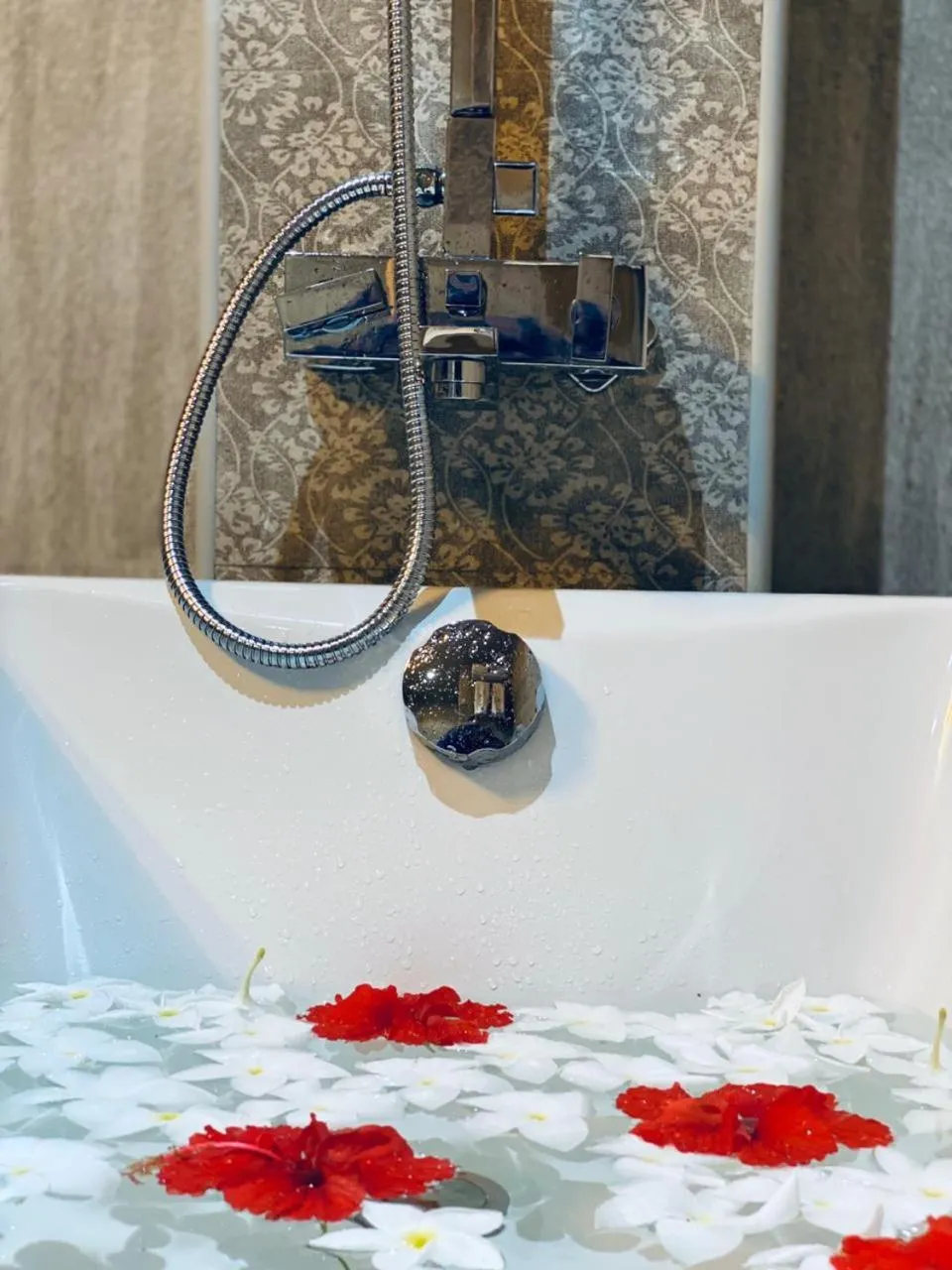 Shower in Sand Inn Residence