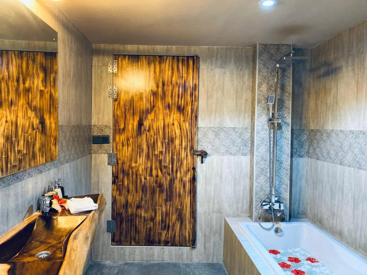 Shower in Sand Inn Residence