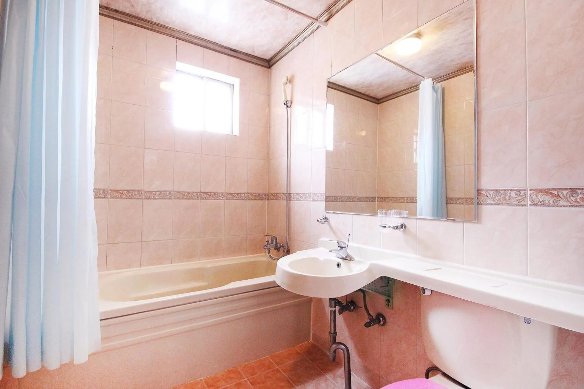 Shower, Bathroom in Apple House Mini Hotel