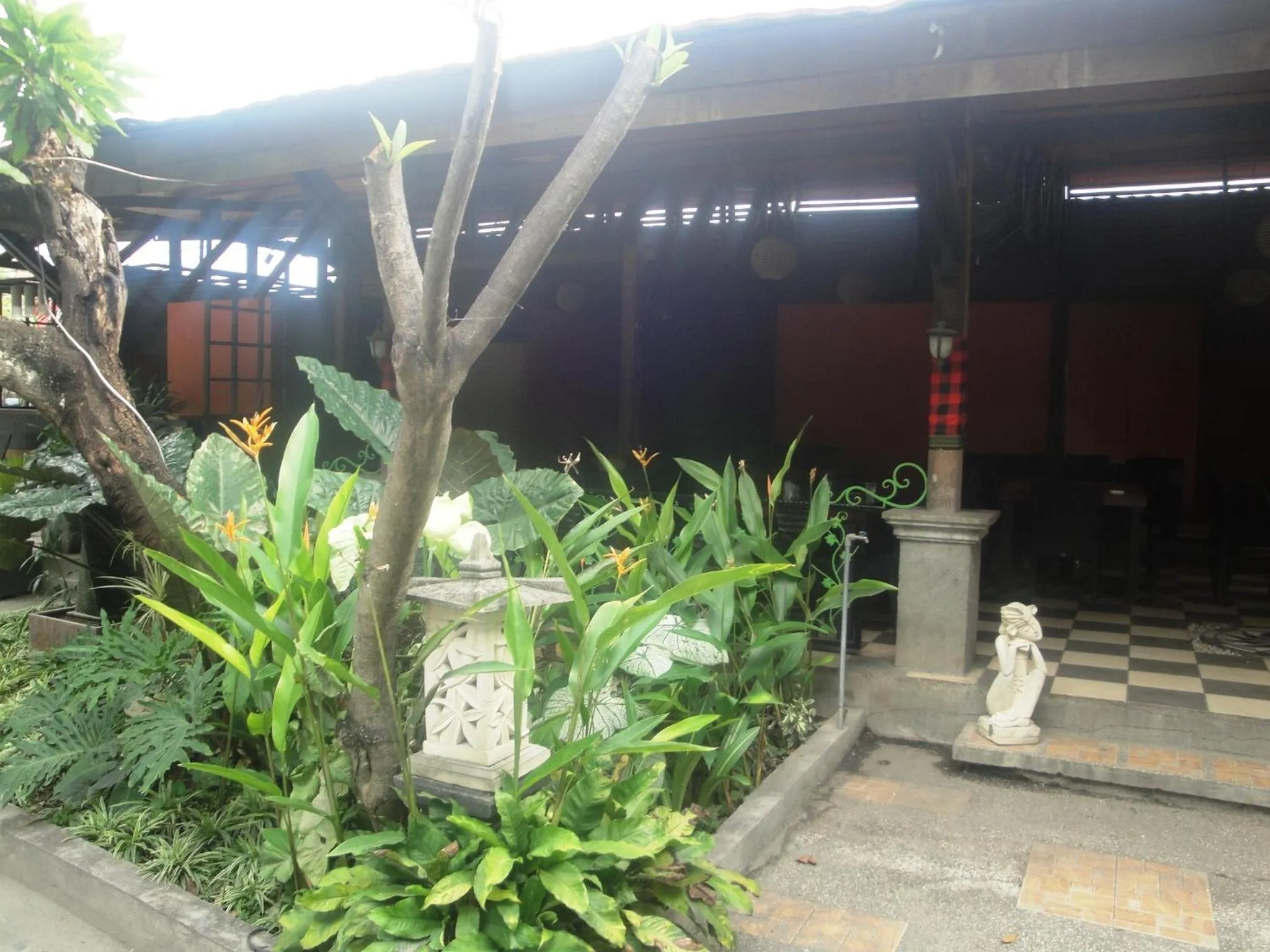 Restaurant/places to eat in Jazz Hotel Palu