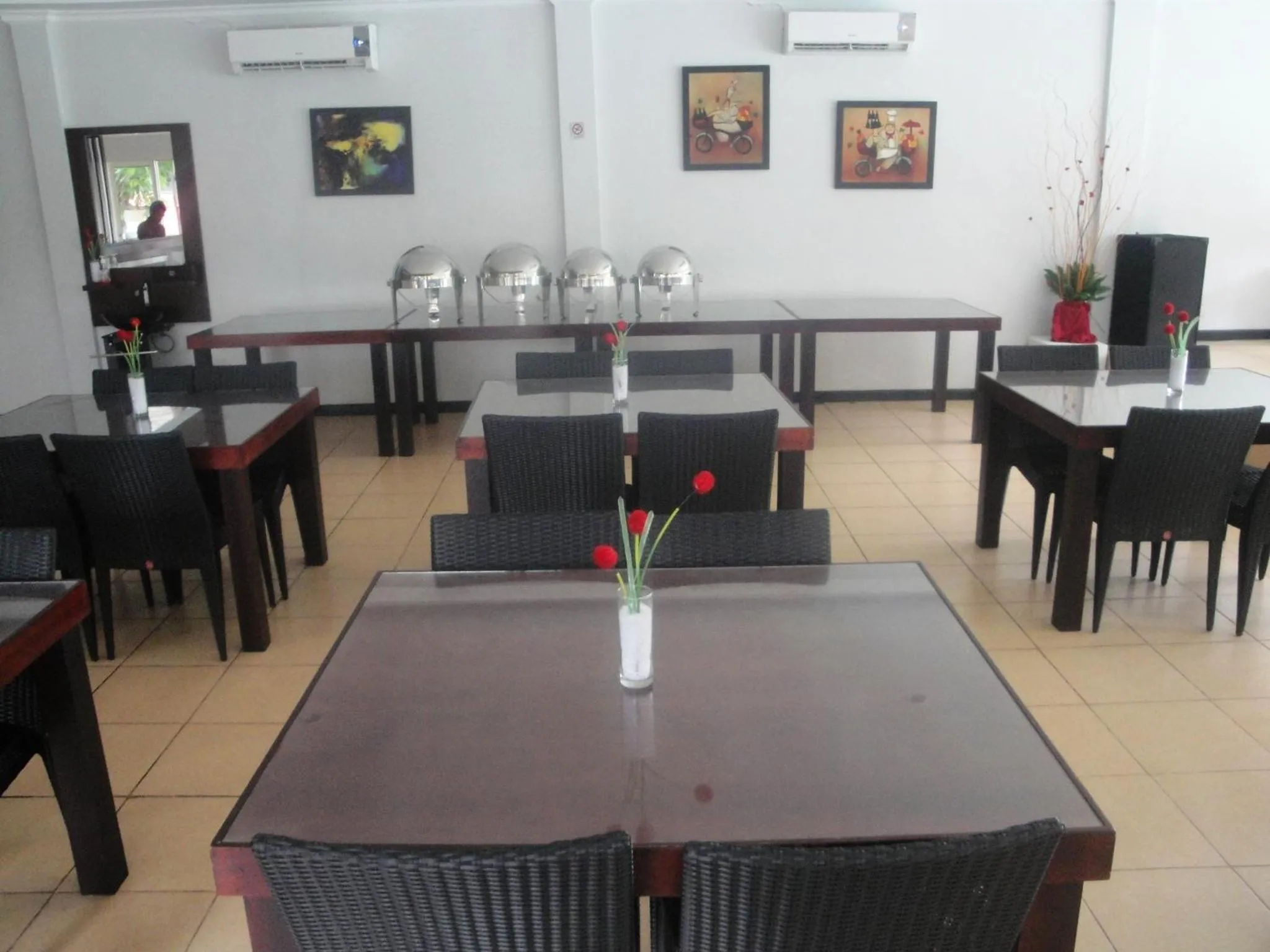 Restaurant/places to eat in Jazz Hotel Palu