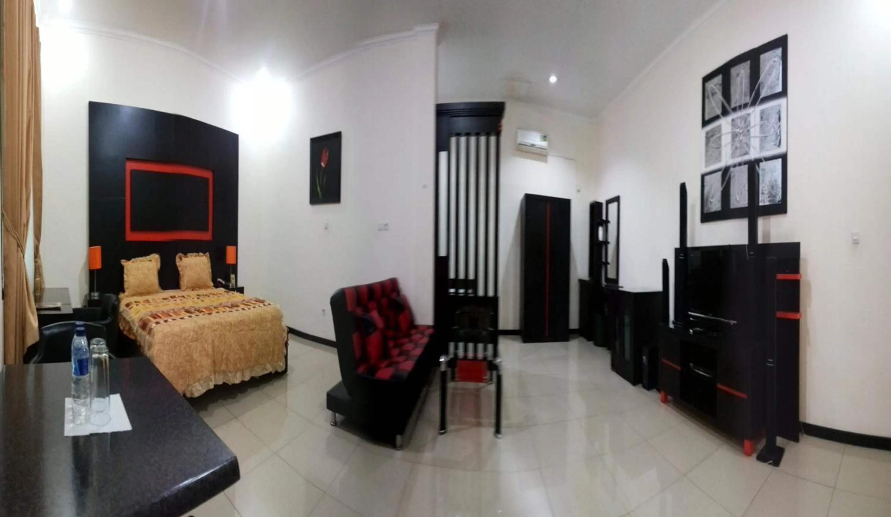 Bedroom in Jazz Hotel Palu